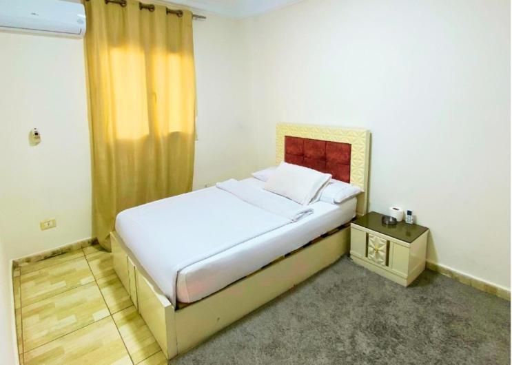 Single Room with Shared Bathroom