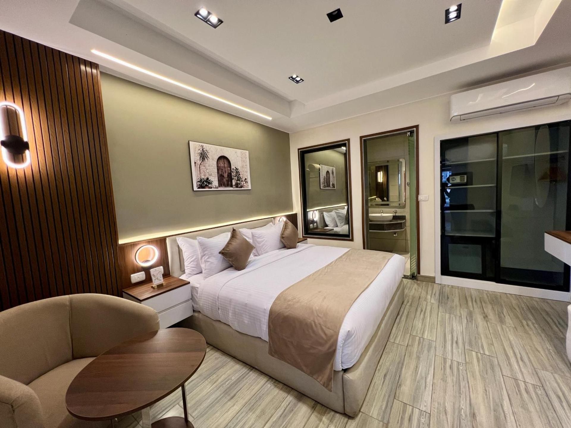 Superior Double or Twin Room with Pool View
