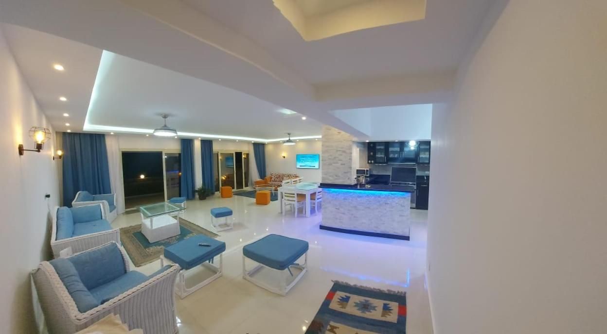 shared lounge/tv area