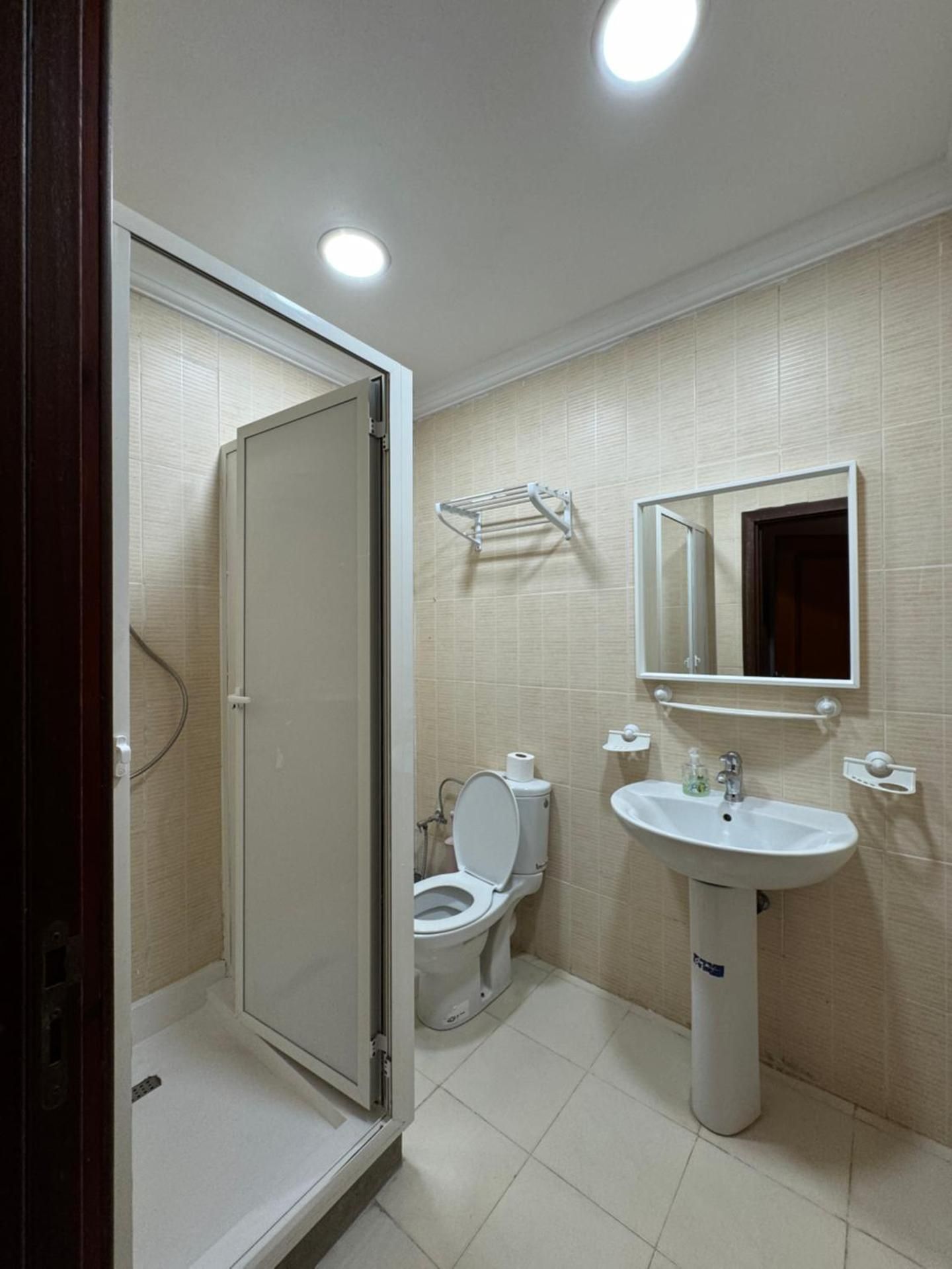 One-Bedroom Apartment with Balcony