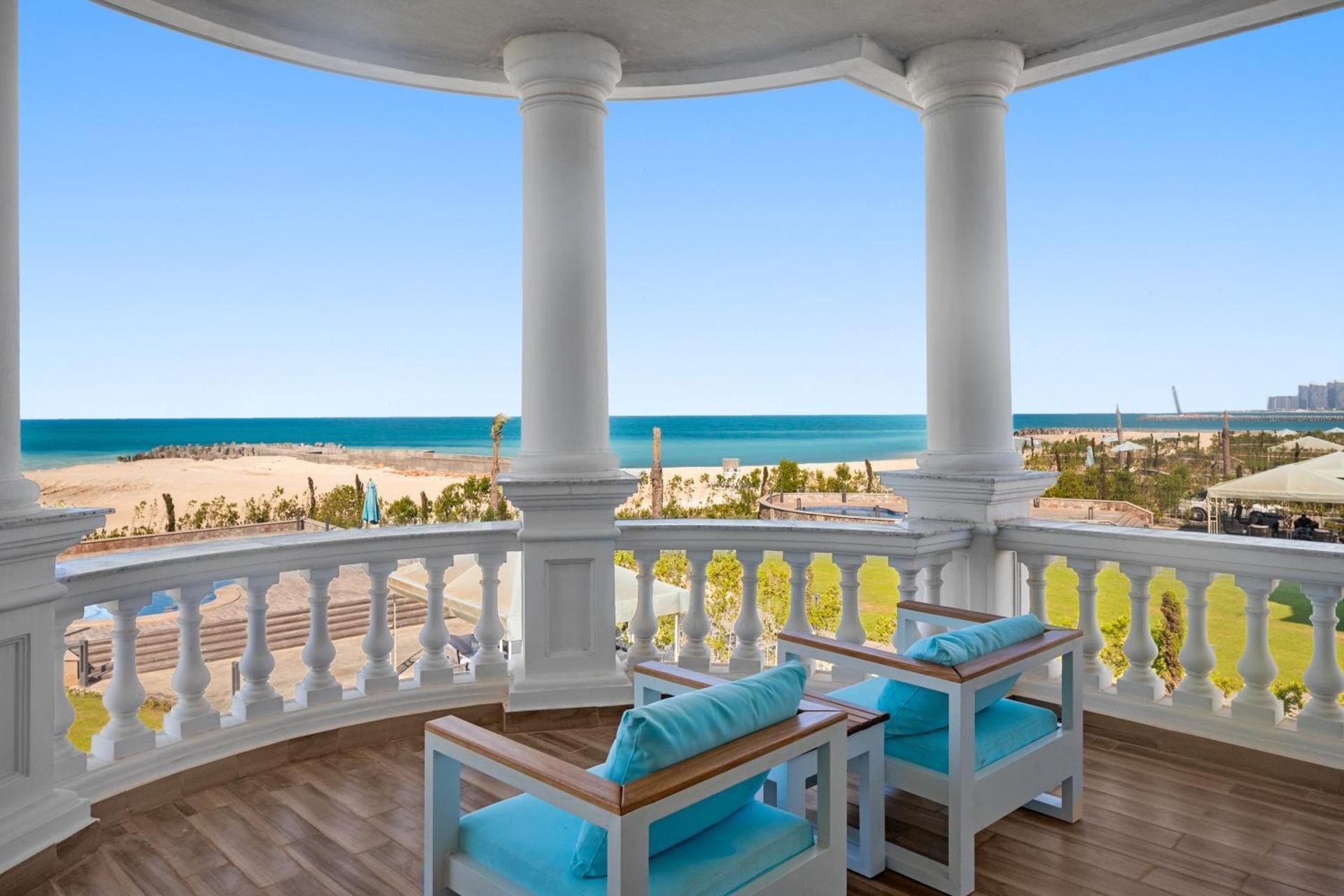Royal Villa Five-Bedroom with Sea View