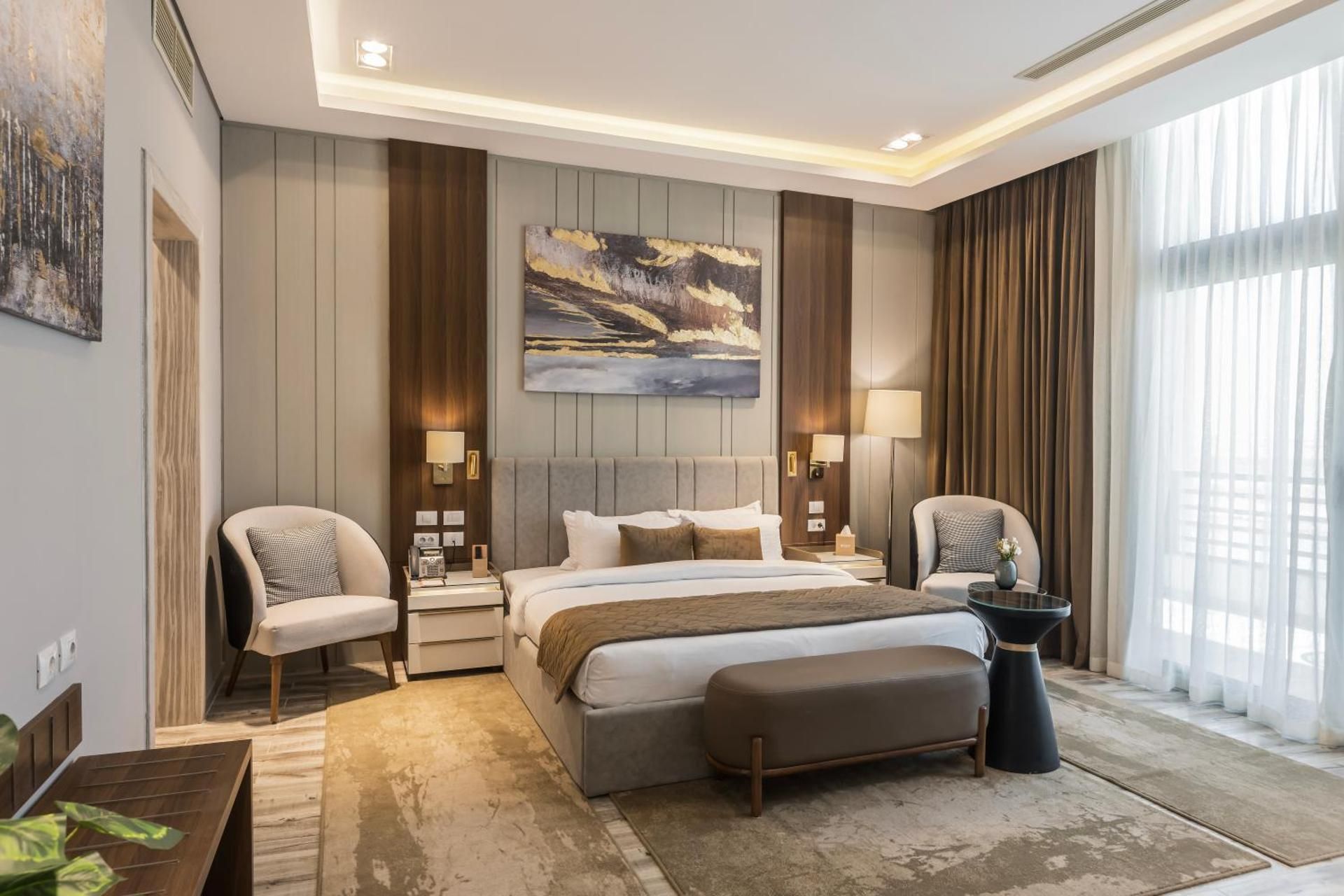 Deluxe Suite Lake View