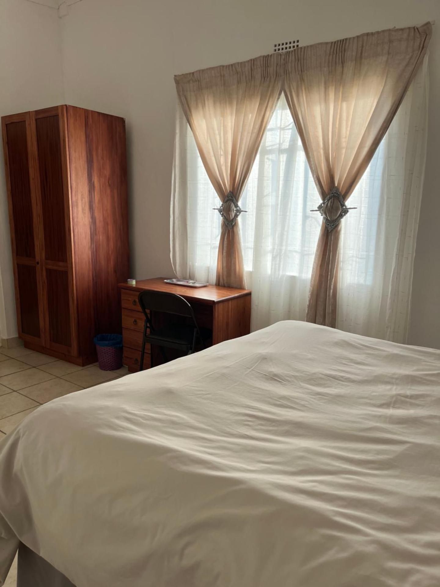 African Violet Standard Family Room 3