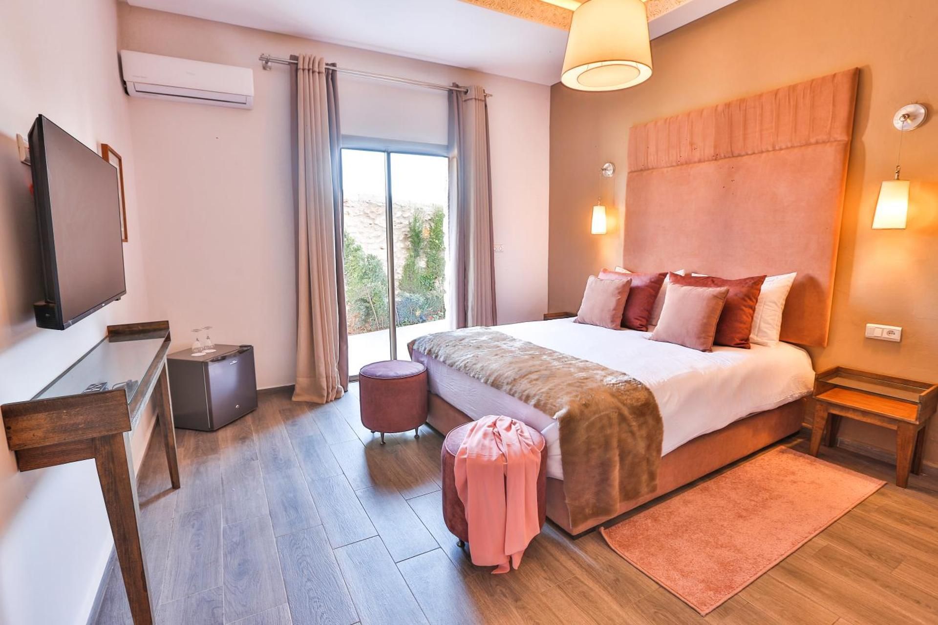 Queen Room with Garden View