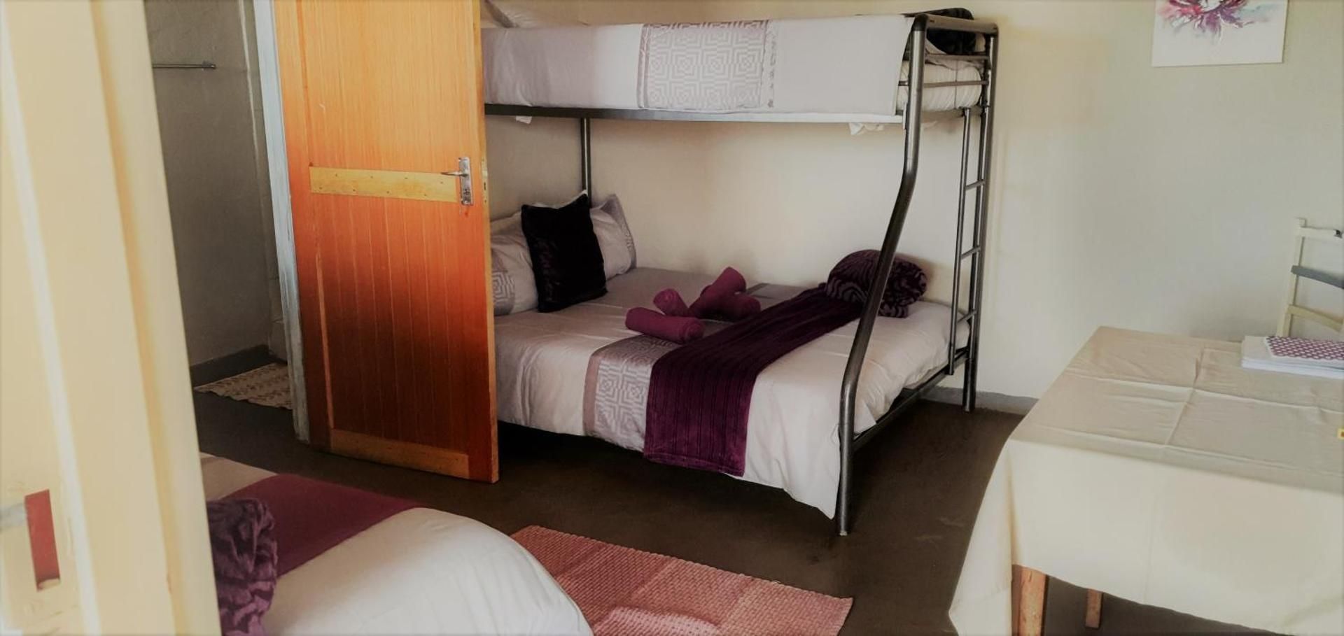 Quadruple Room with Private Bathroom