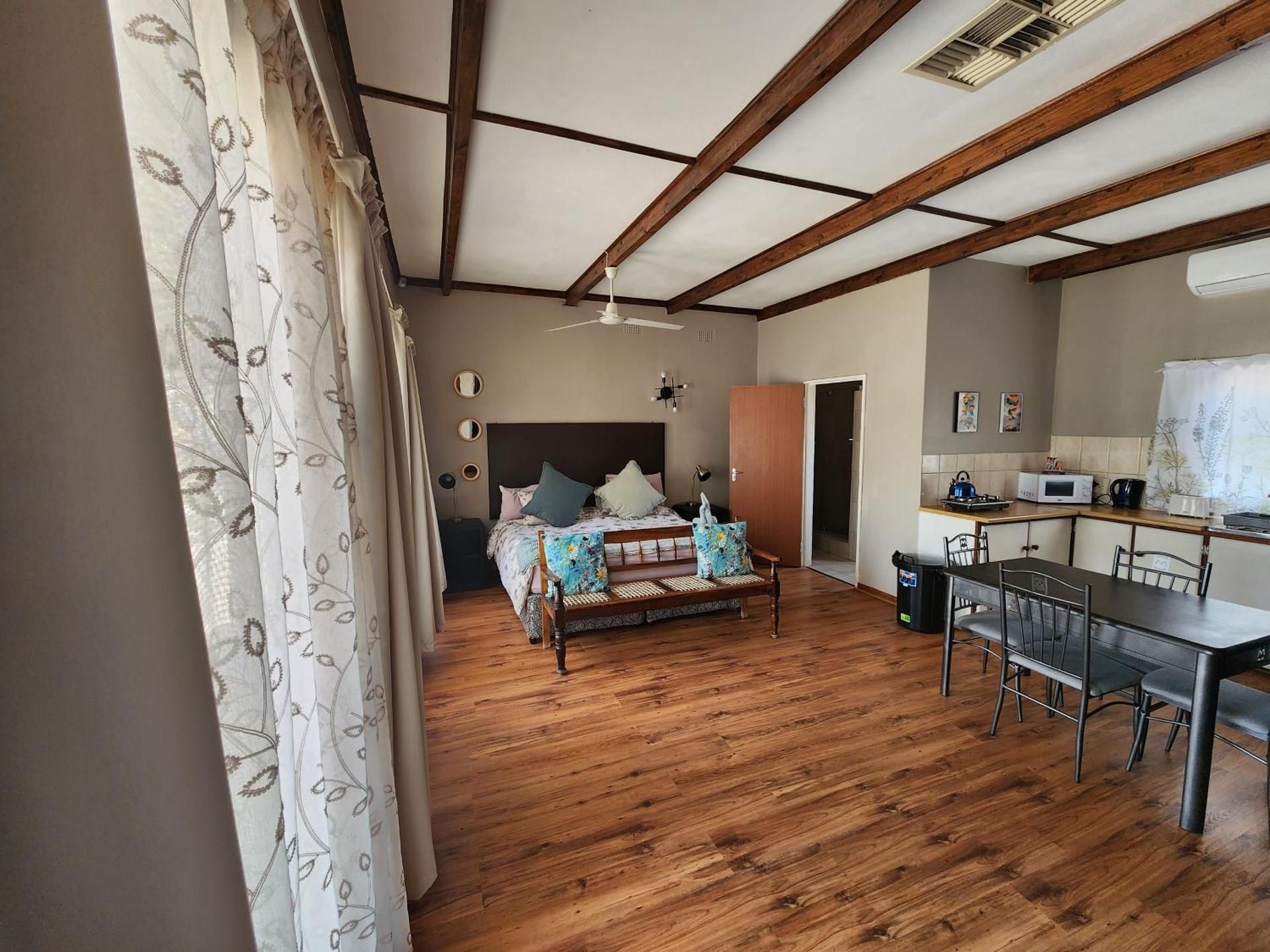 Business King Room
