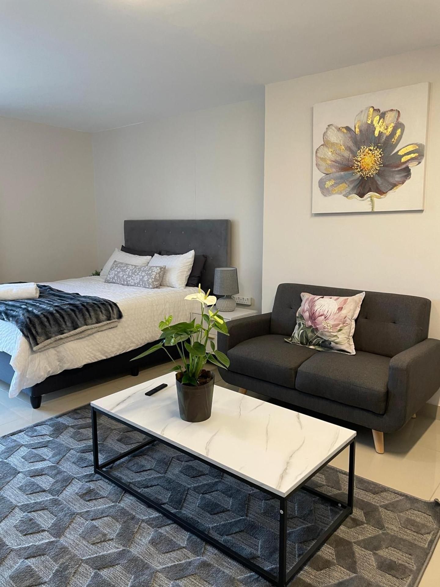 One-Bedroom Apartment