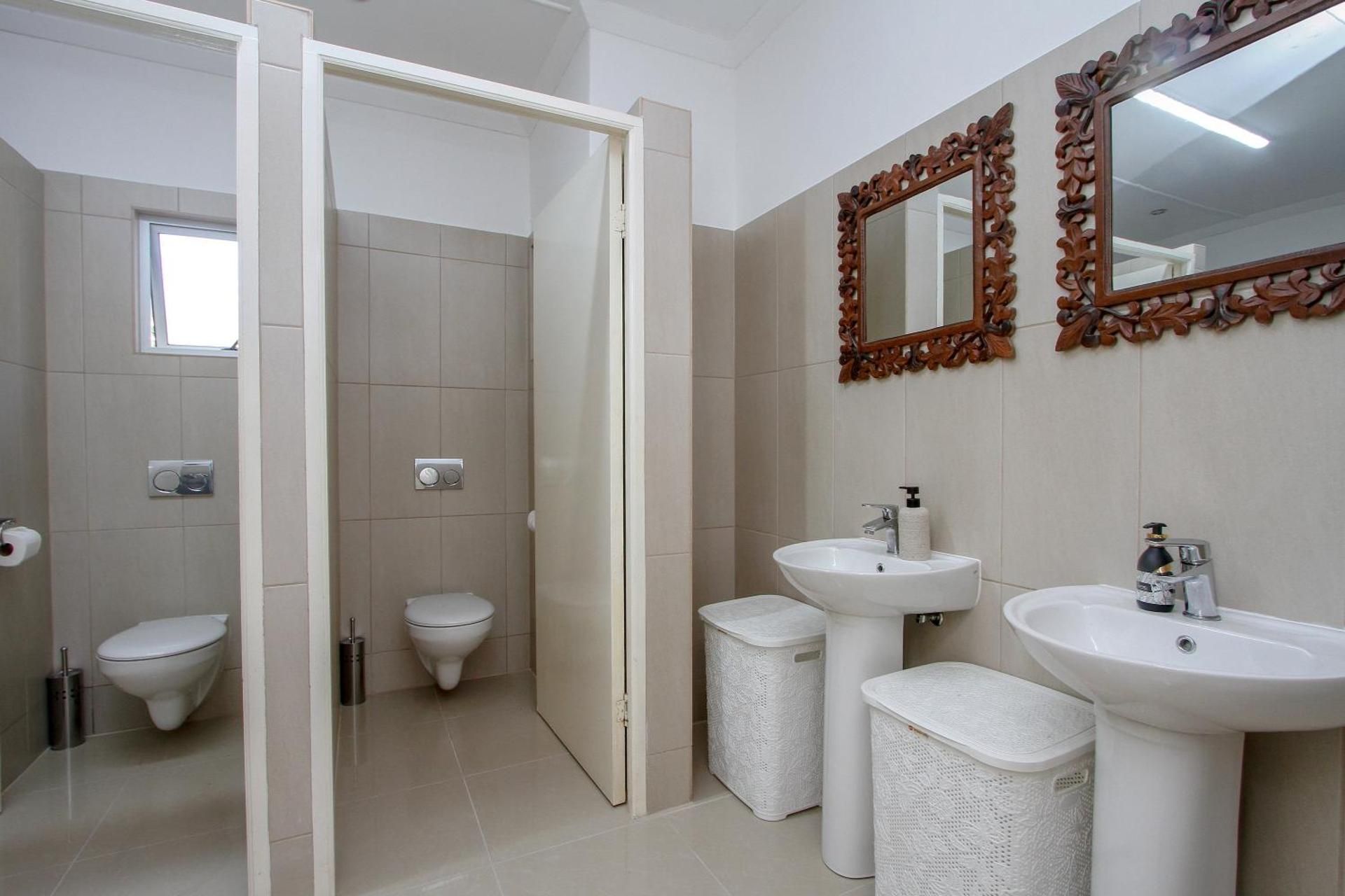 6-Bed Mixed Dormitory Room