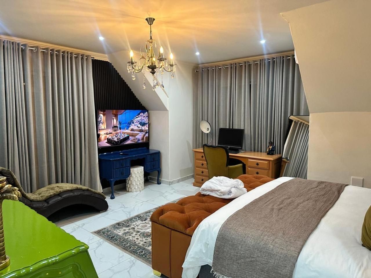 Executive Suite