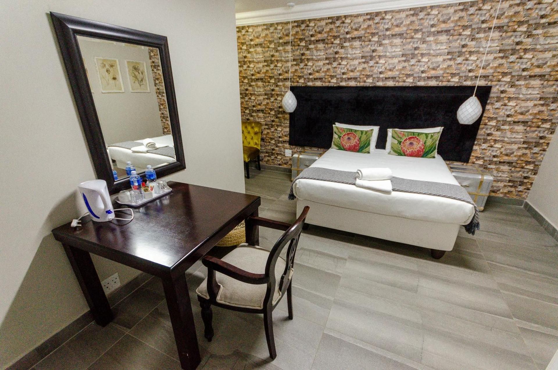 Deluxe Double or Twin Room