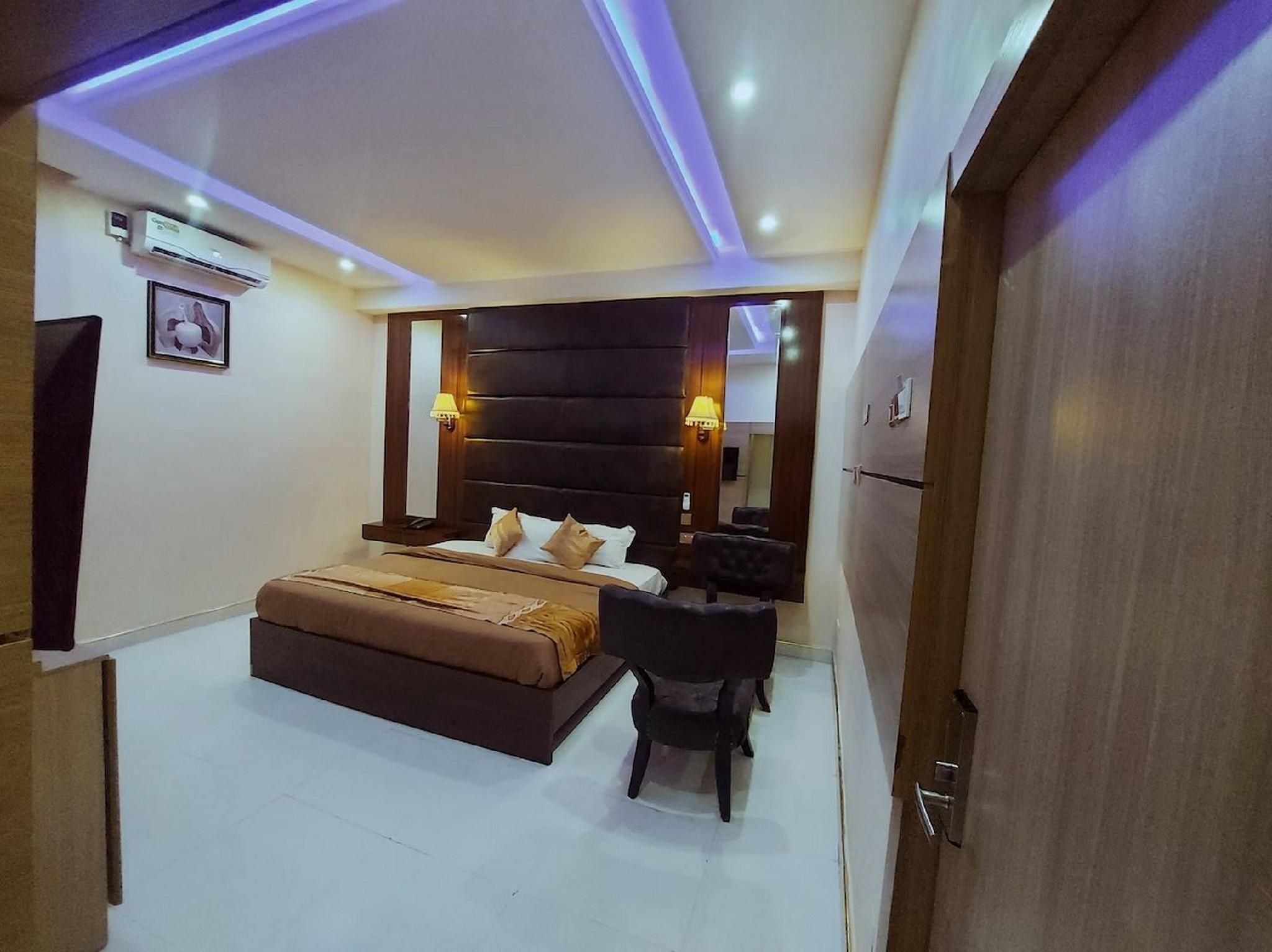 OLYMPUS HOTEL & SUITES Executive 2