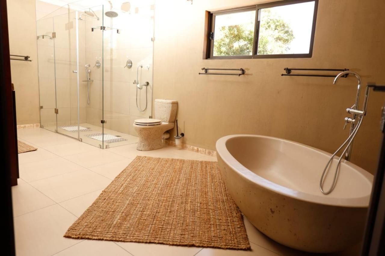 Lily's Guesthouse Deluxe Double Room 2