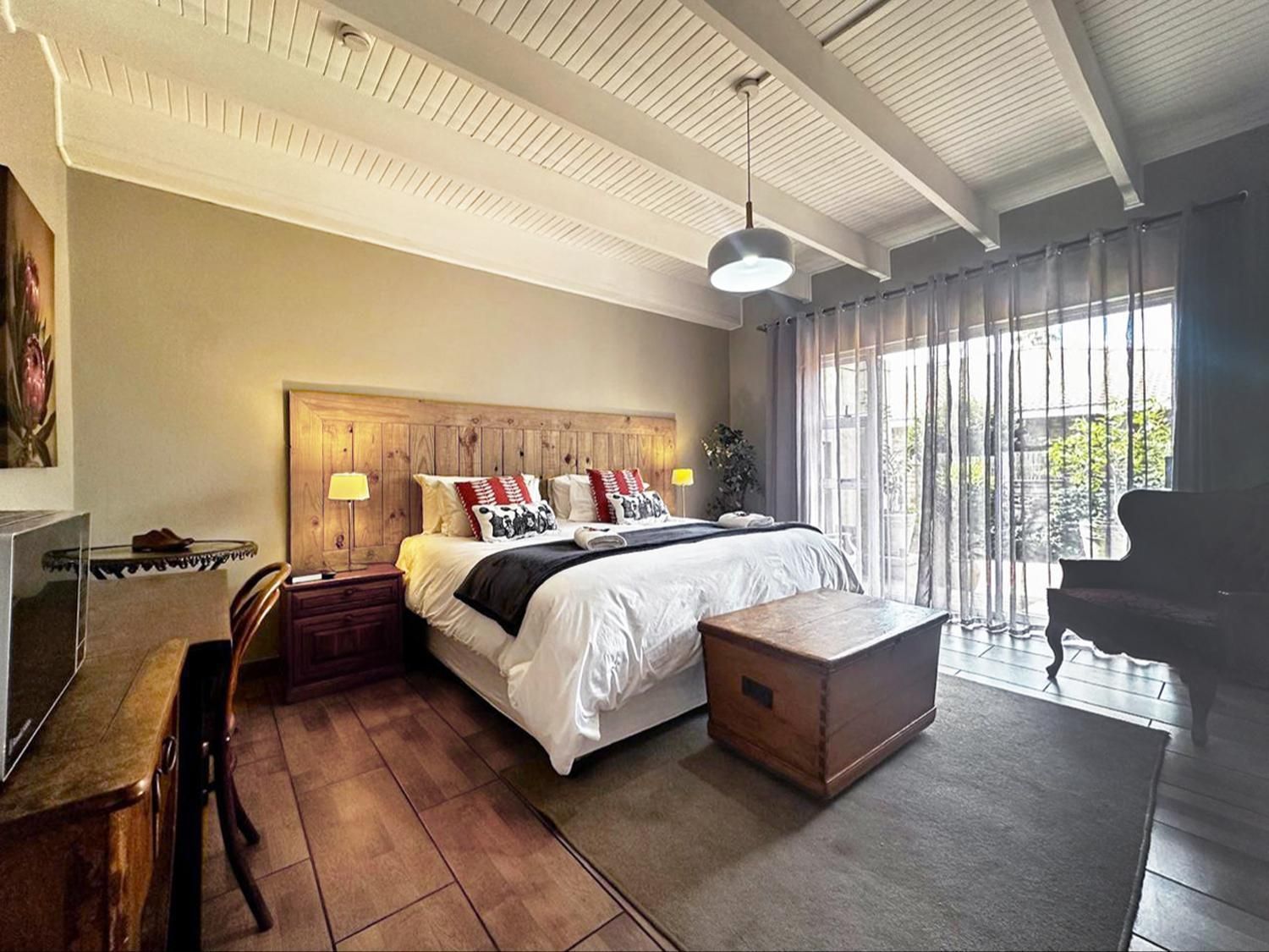 Deluxe King Suite