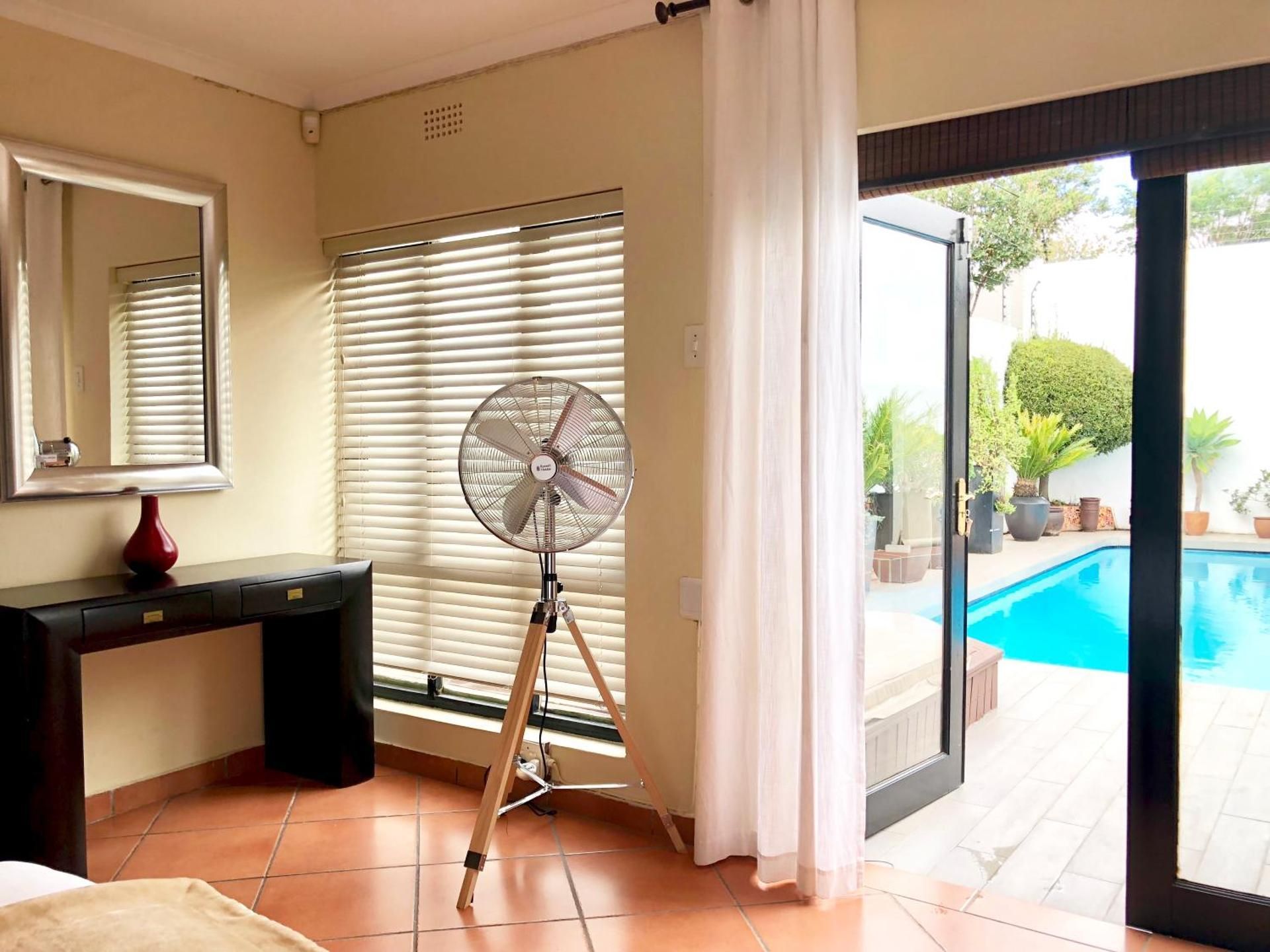 King Suite with Pool View