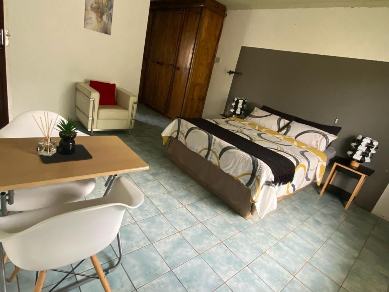 Queen Room with Pool View
