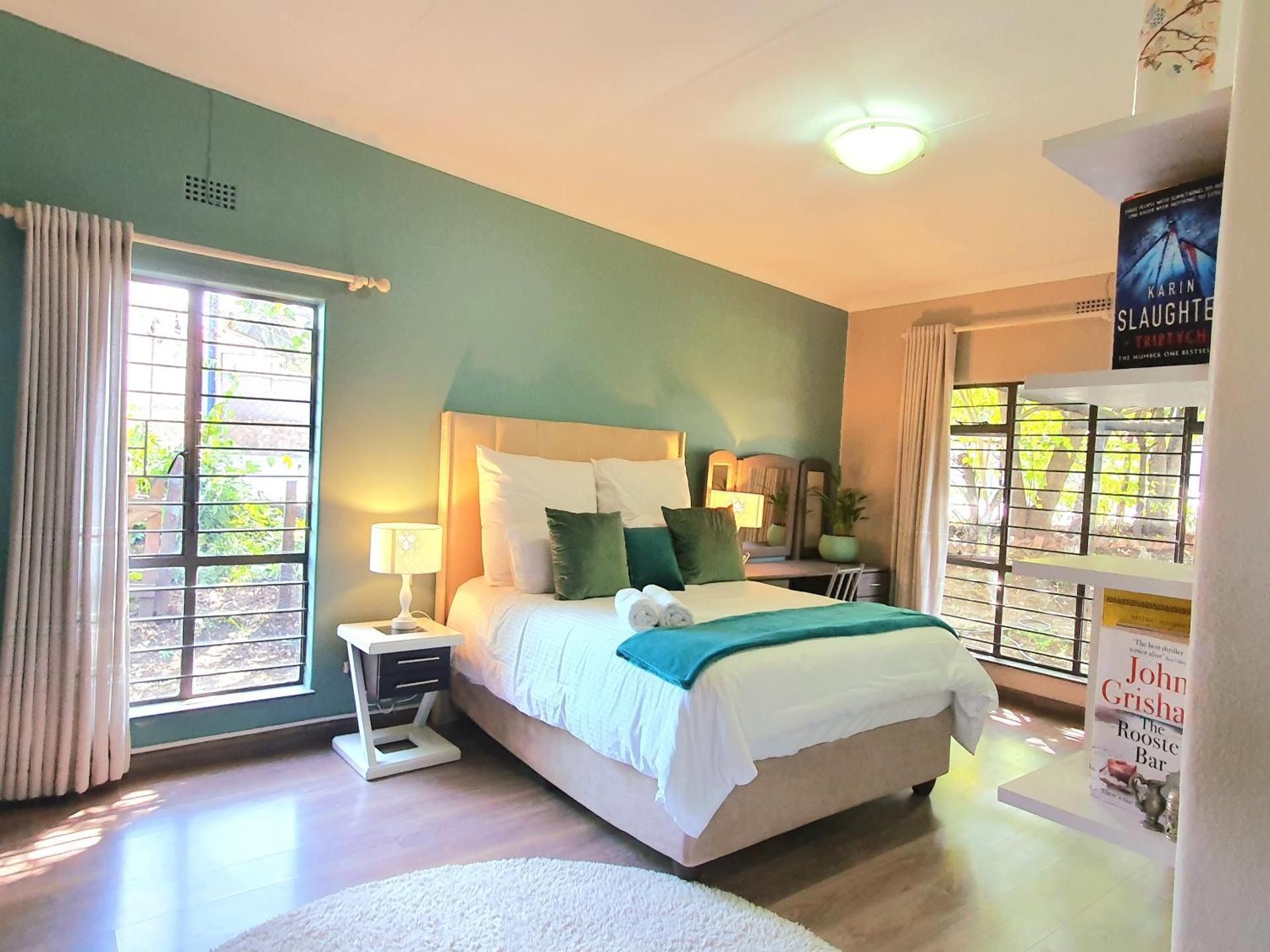 Deluxe Queen Suite