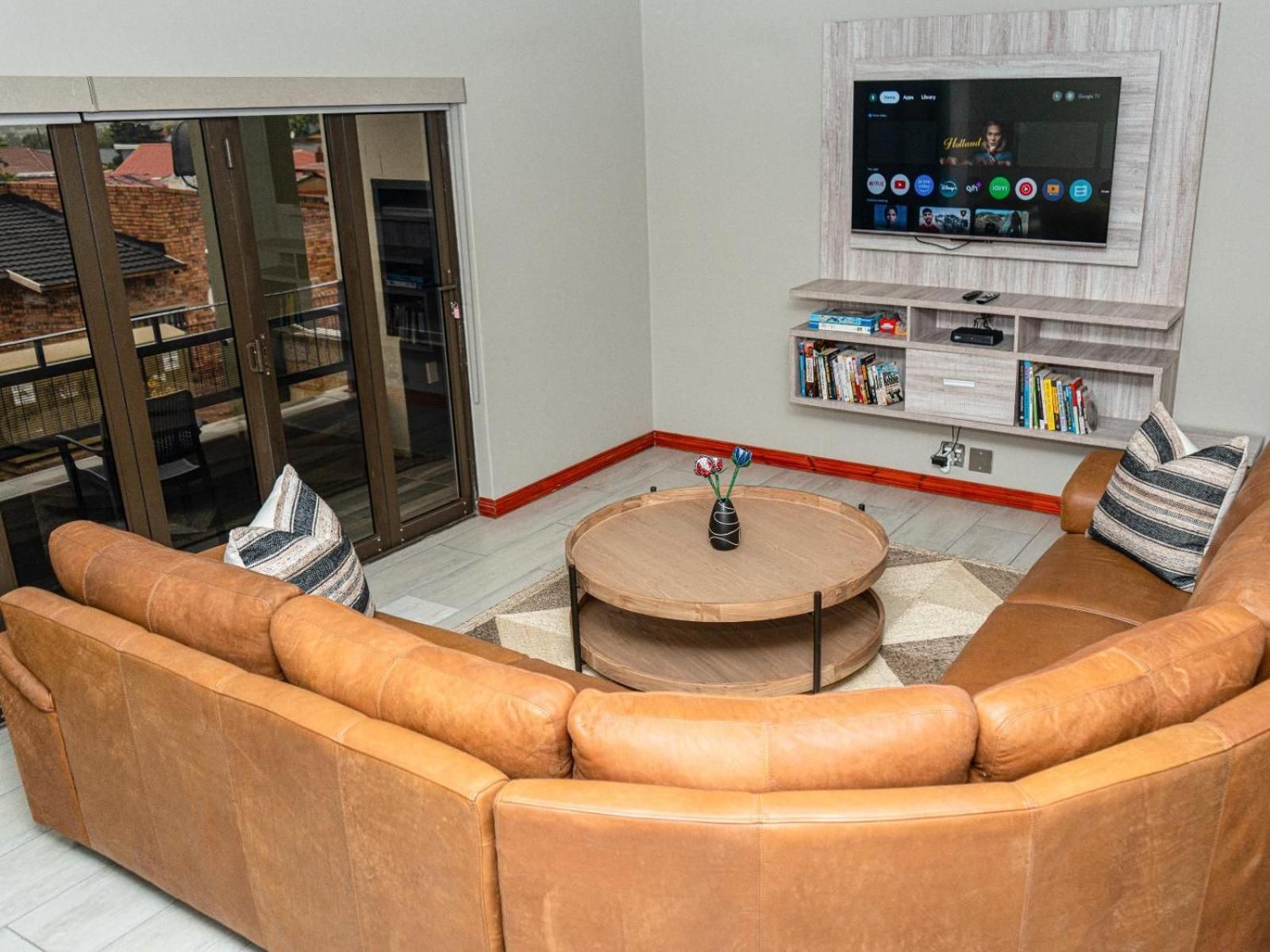 shared lounge/tv area