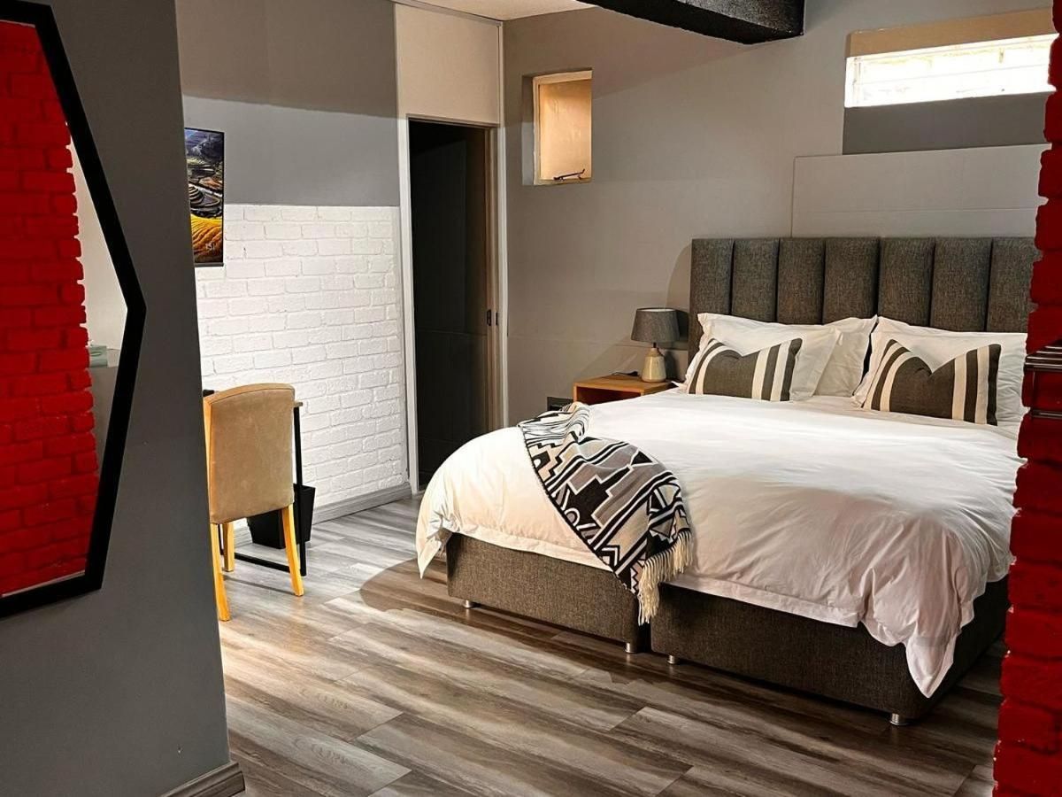 Soweto Boutique Hotel Deluxe King Room