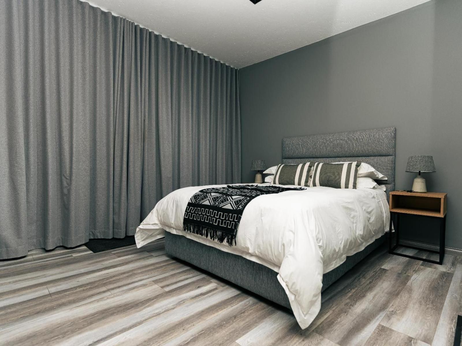 Soweto Boutique Hotel Deluxe Queen Room