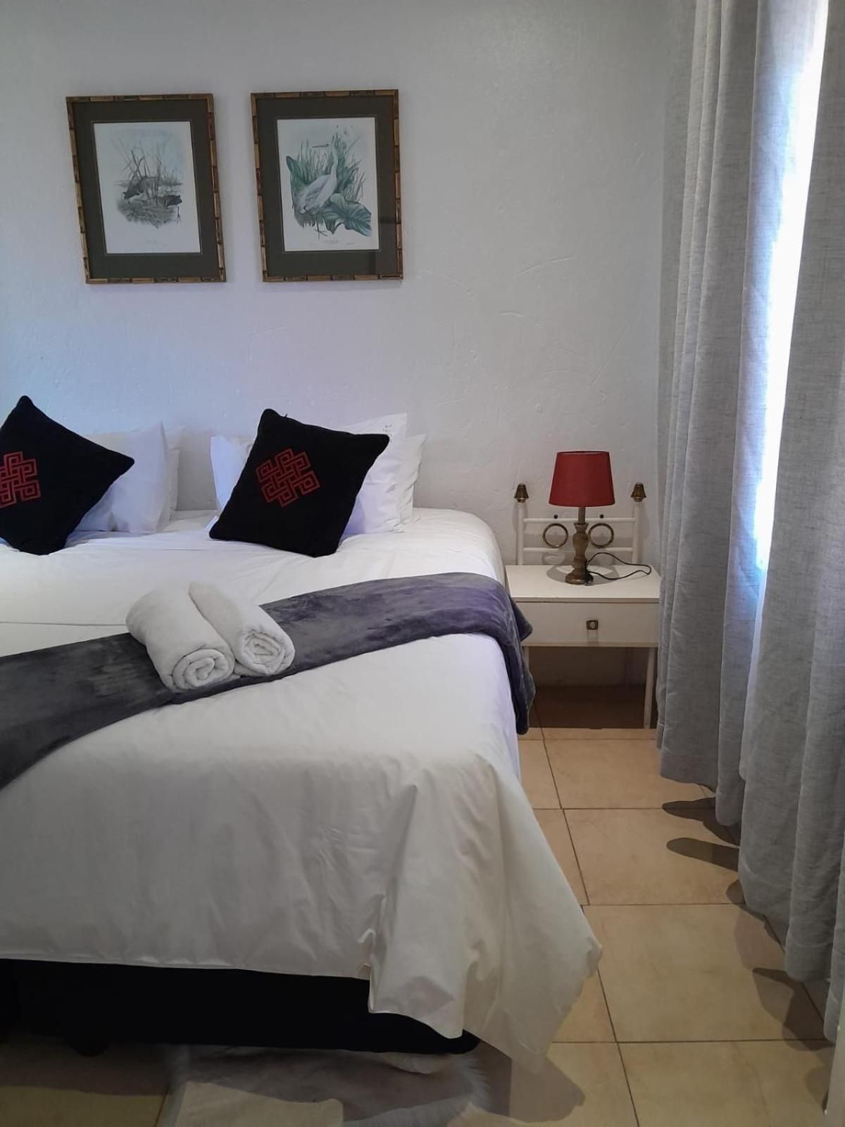 Classic One-Bedroom Apartment with King Bed