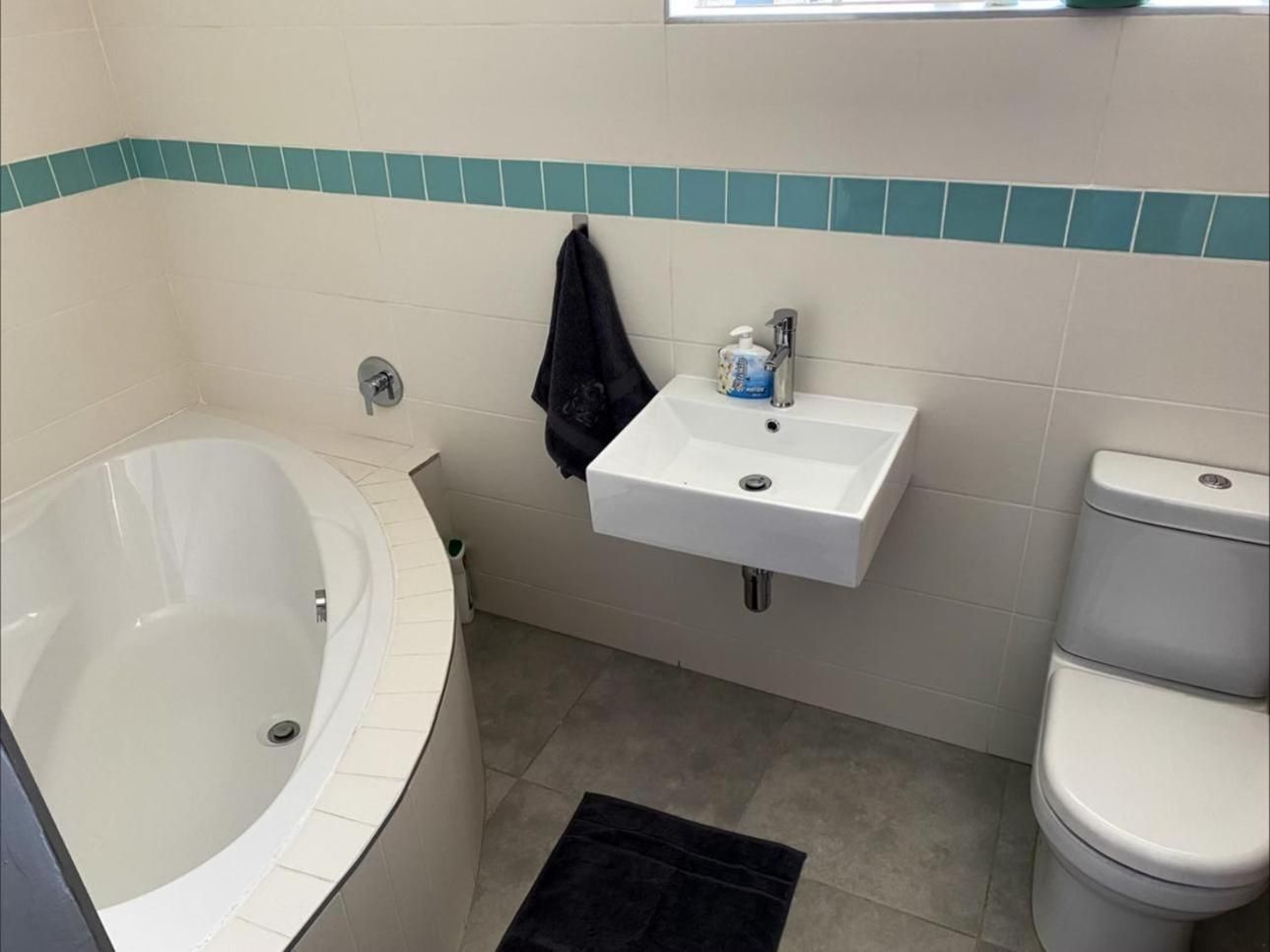 Comfort Queen Room