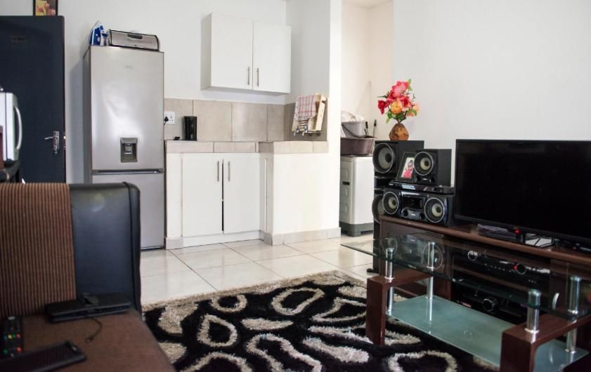 shared lounge/tv area