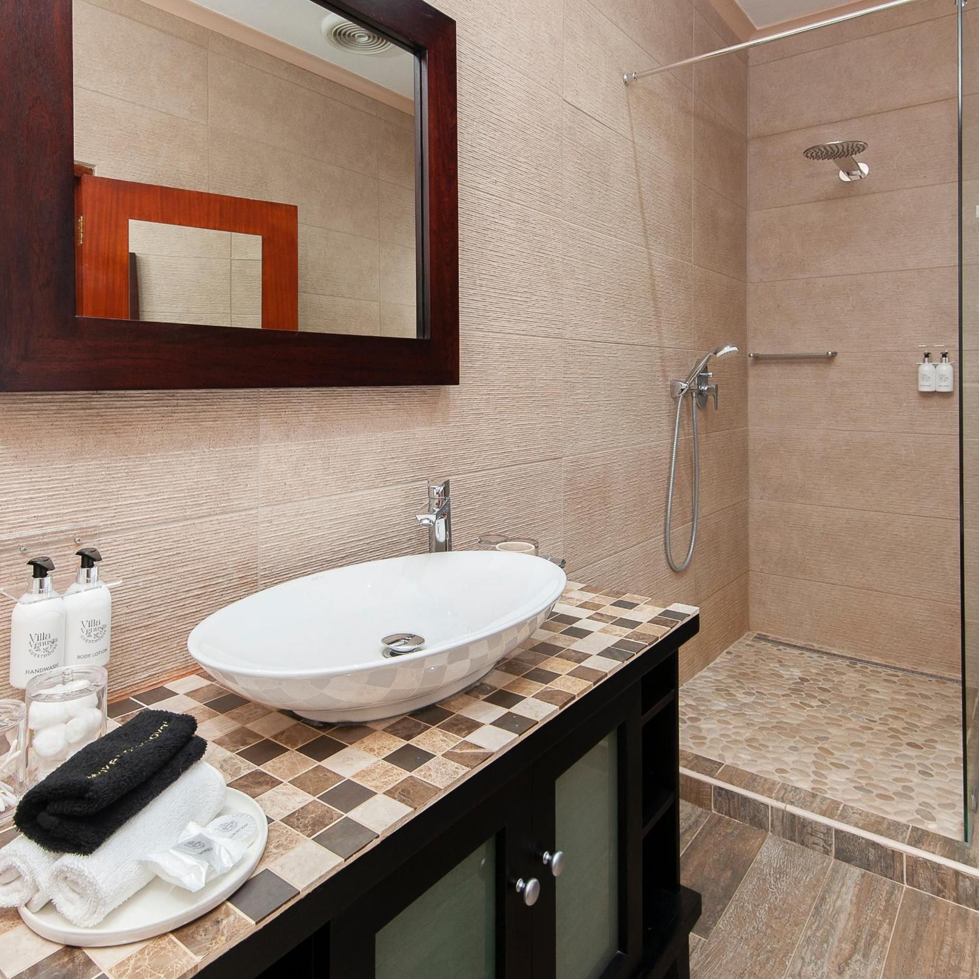 Villa Venusta Deluxe King Suite 3