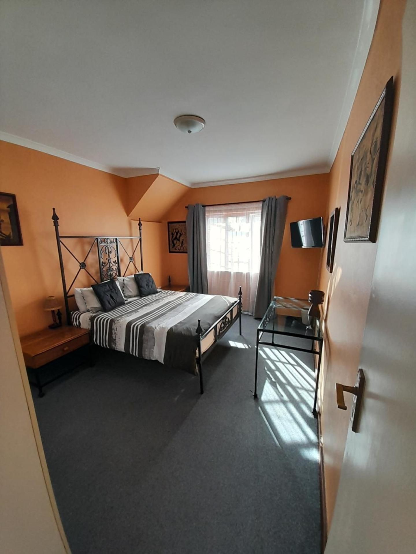 Queen Room