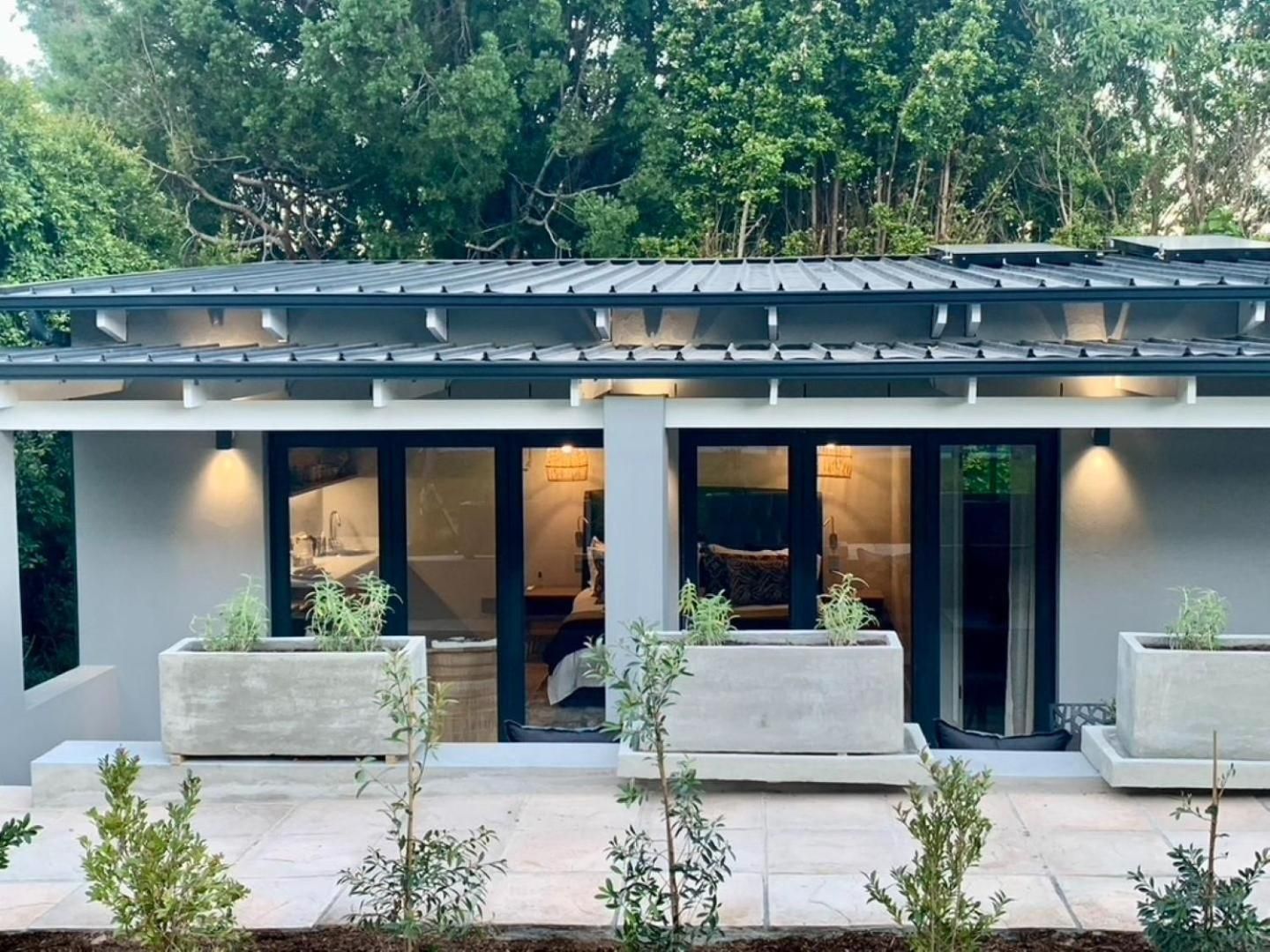 Constantia Winelands Lodge