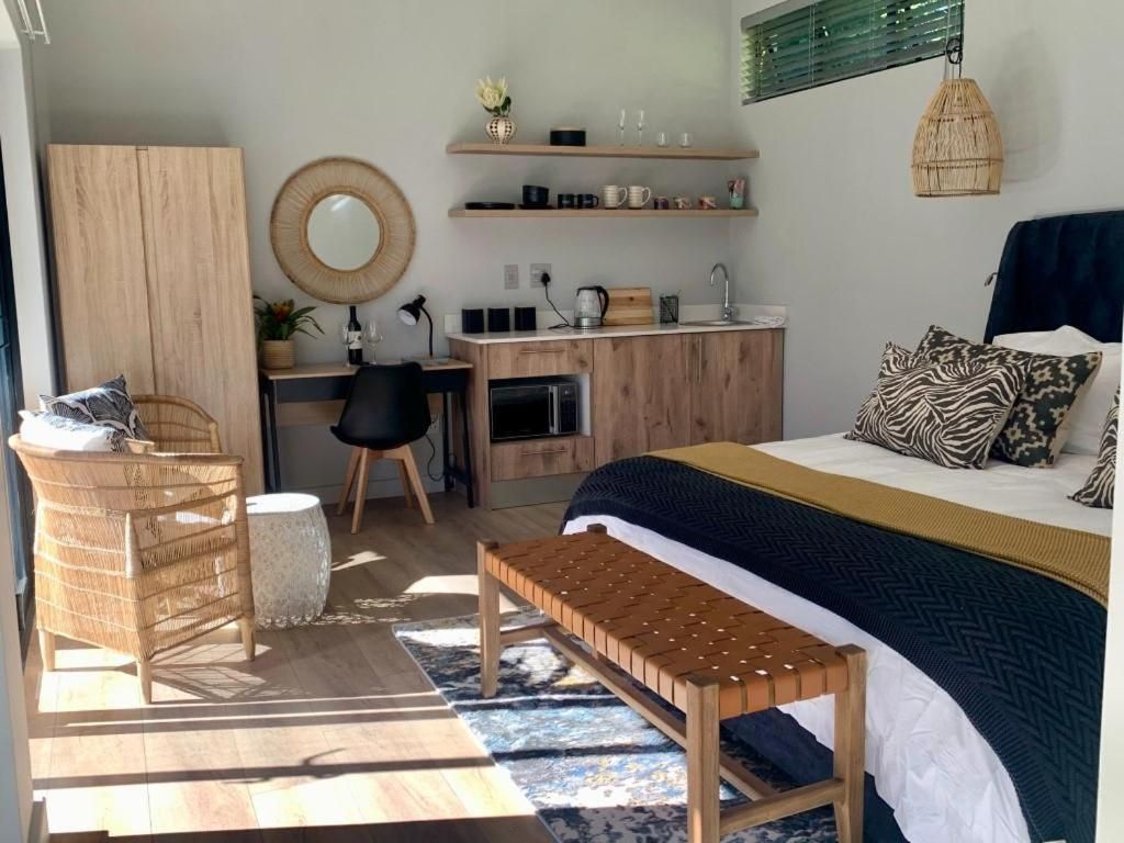 Constantia Winelands Lodge Deluxe King Room 2