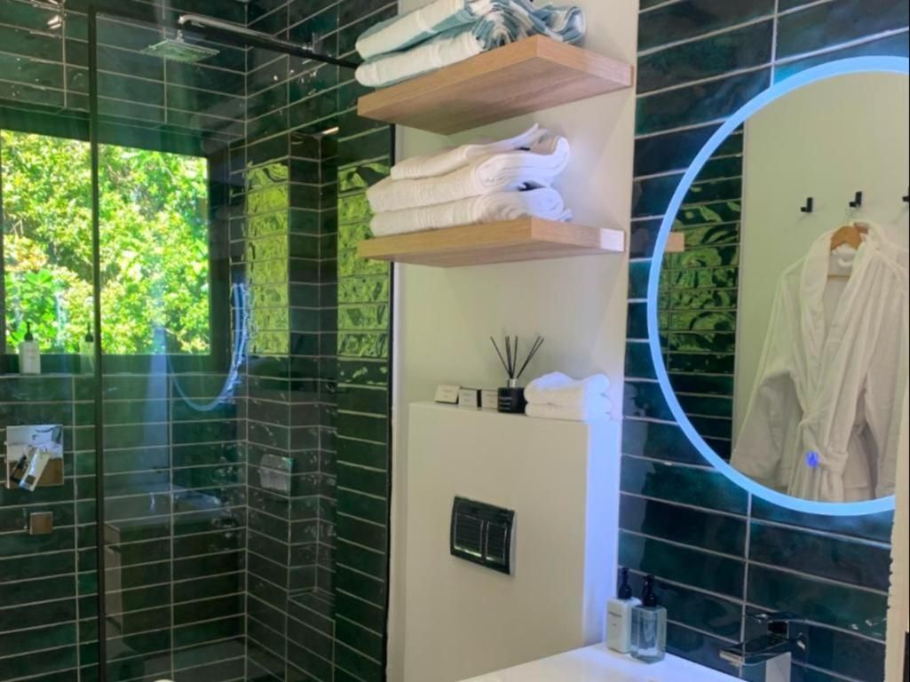 Constantia Winelands Lodge Deluxe King Room