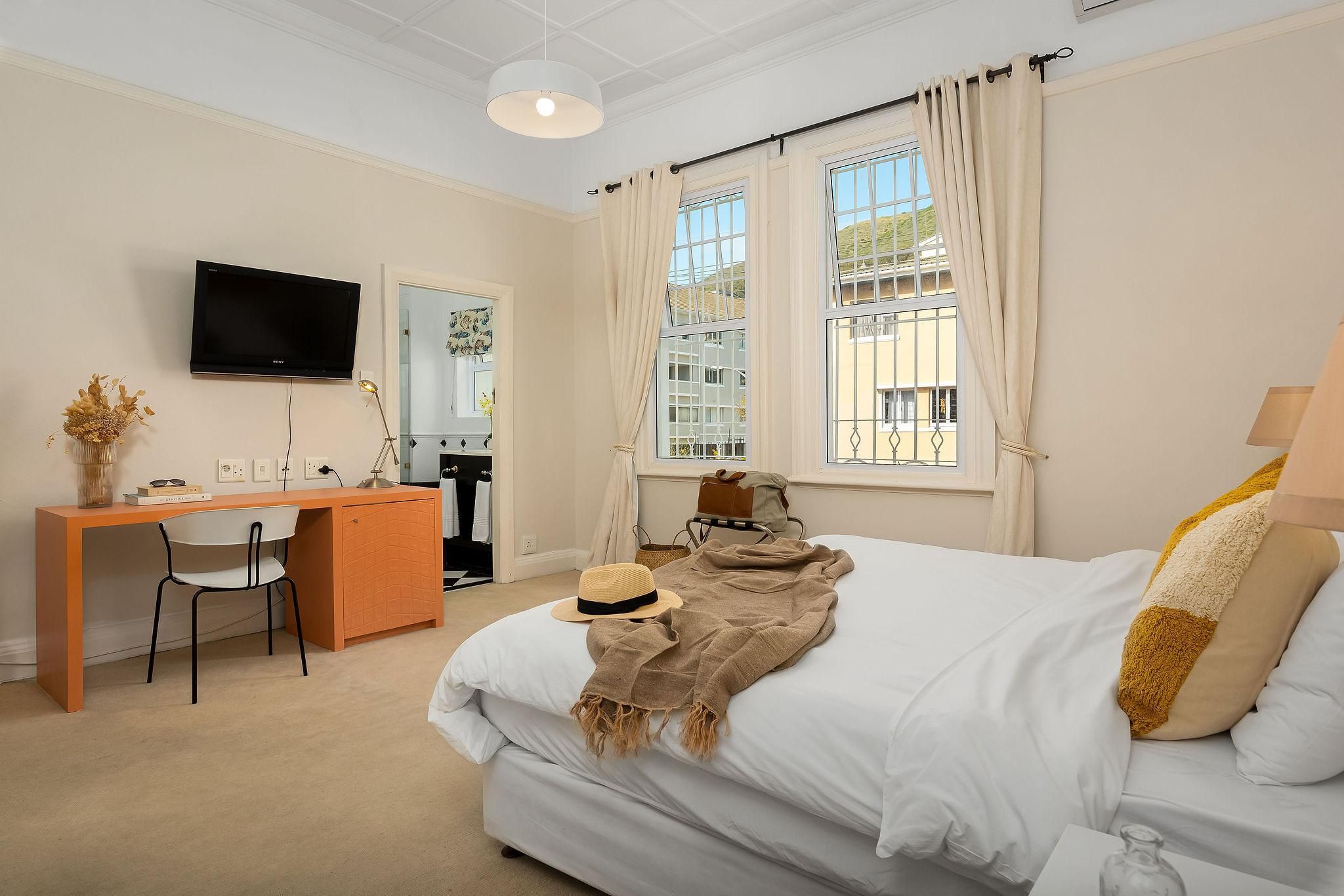 Deluxe King Or Twin Room