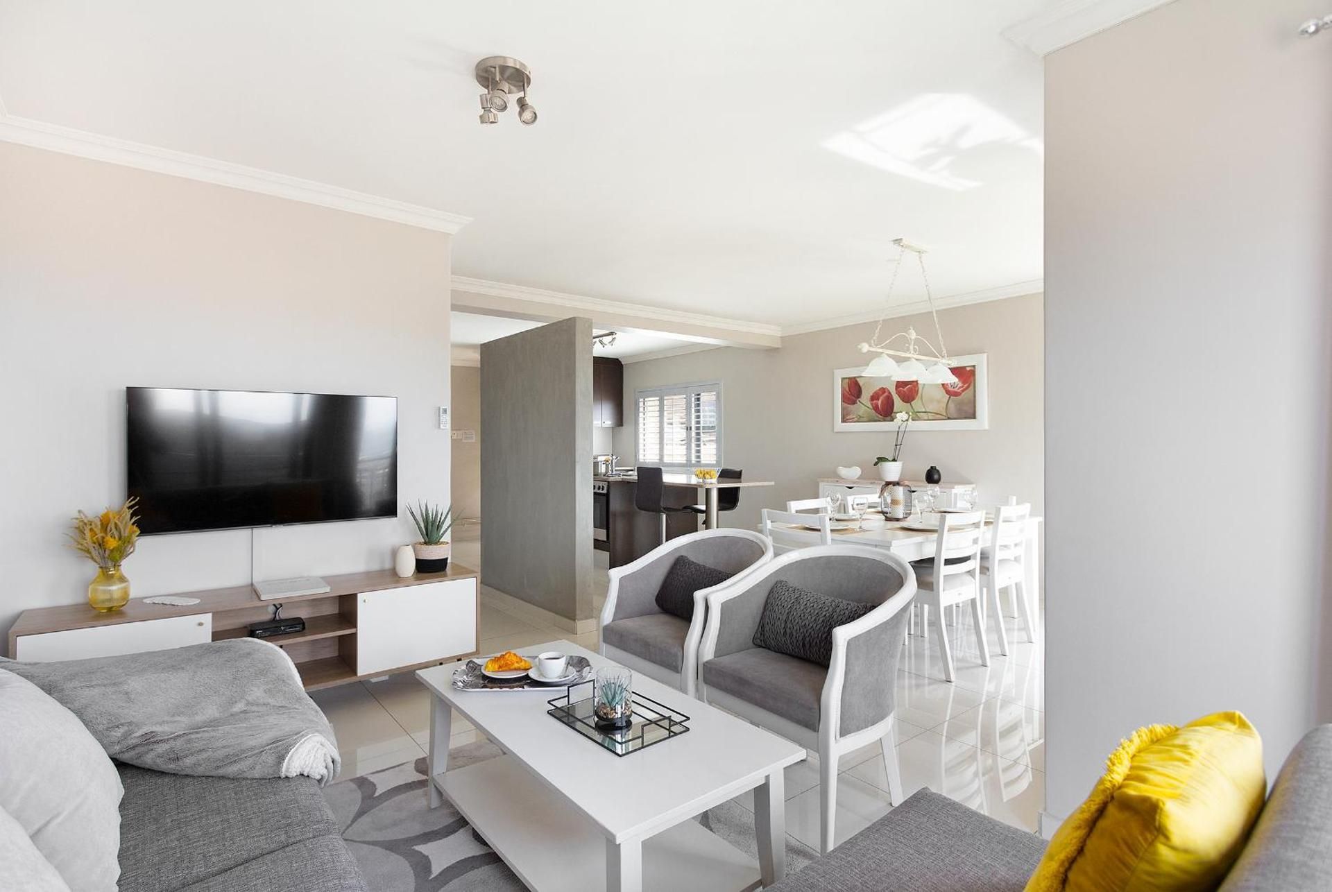 LUXURY TWO BEDROOM APARTMENT MANDELAS GOLD HARBOUR VIEWS