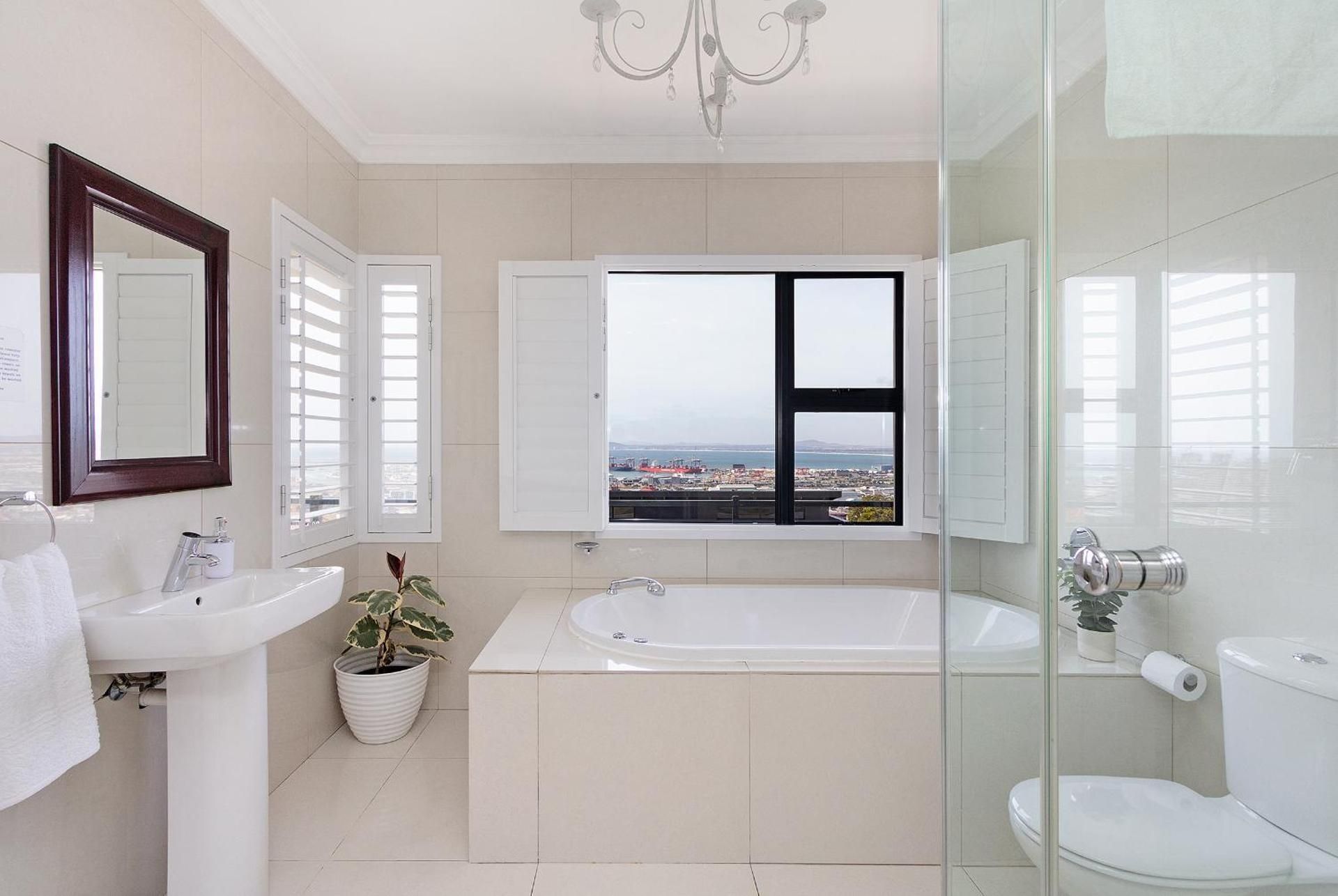 LUXURY TWO BEDROOM APARTMENT MANDELAS GOLD HARBOUR VIEWS
