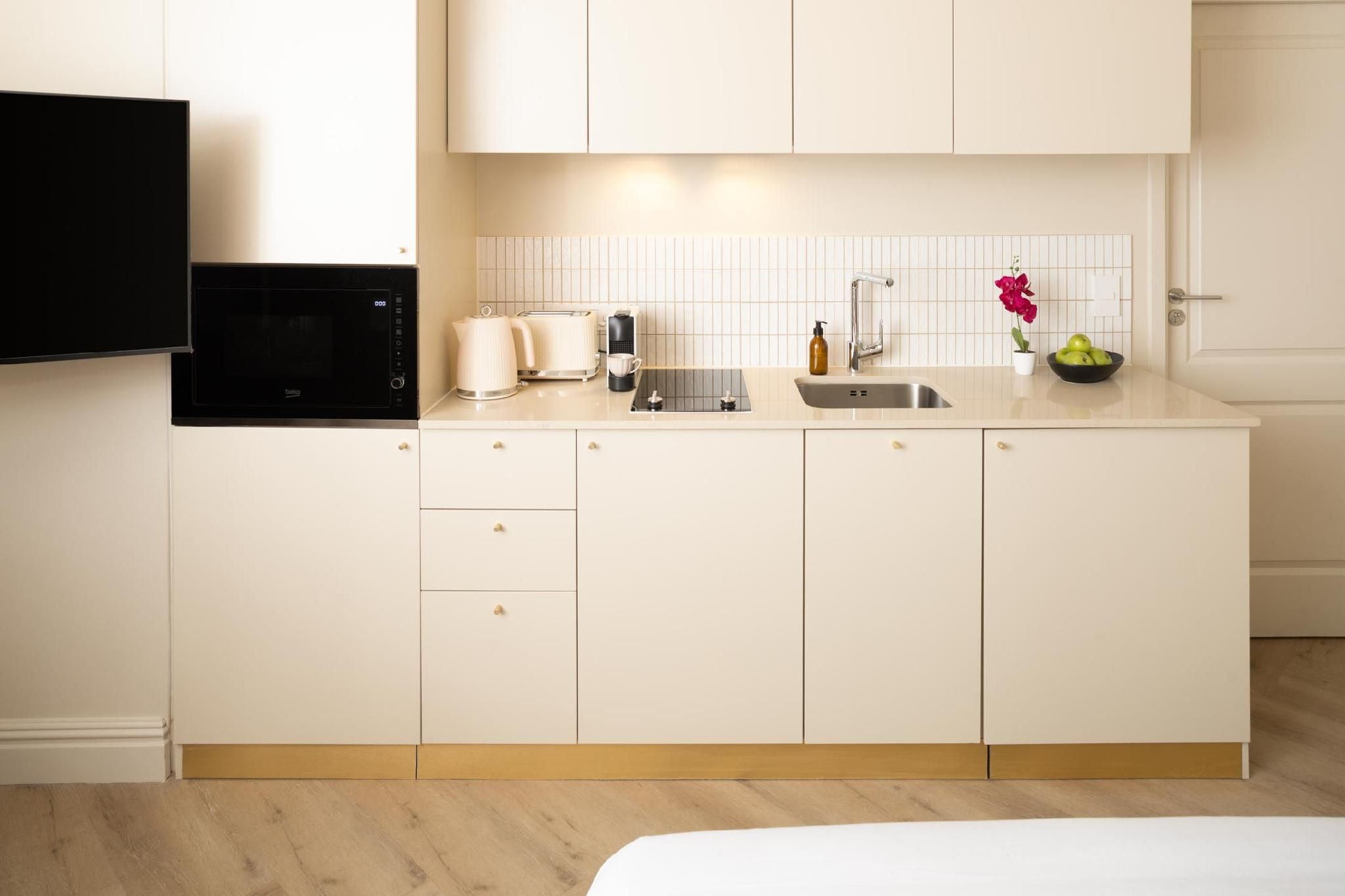 Charles Hope Cape Town Executive Studio 3