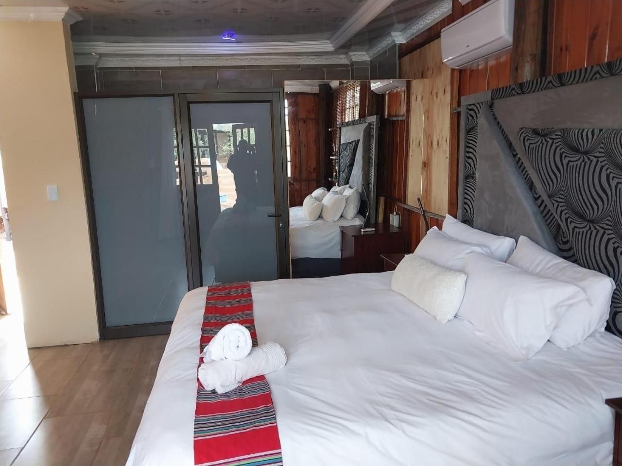 Luxury King Room