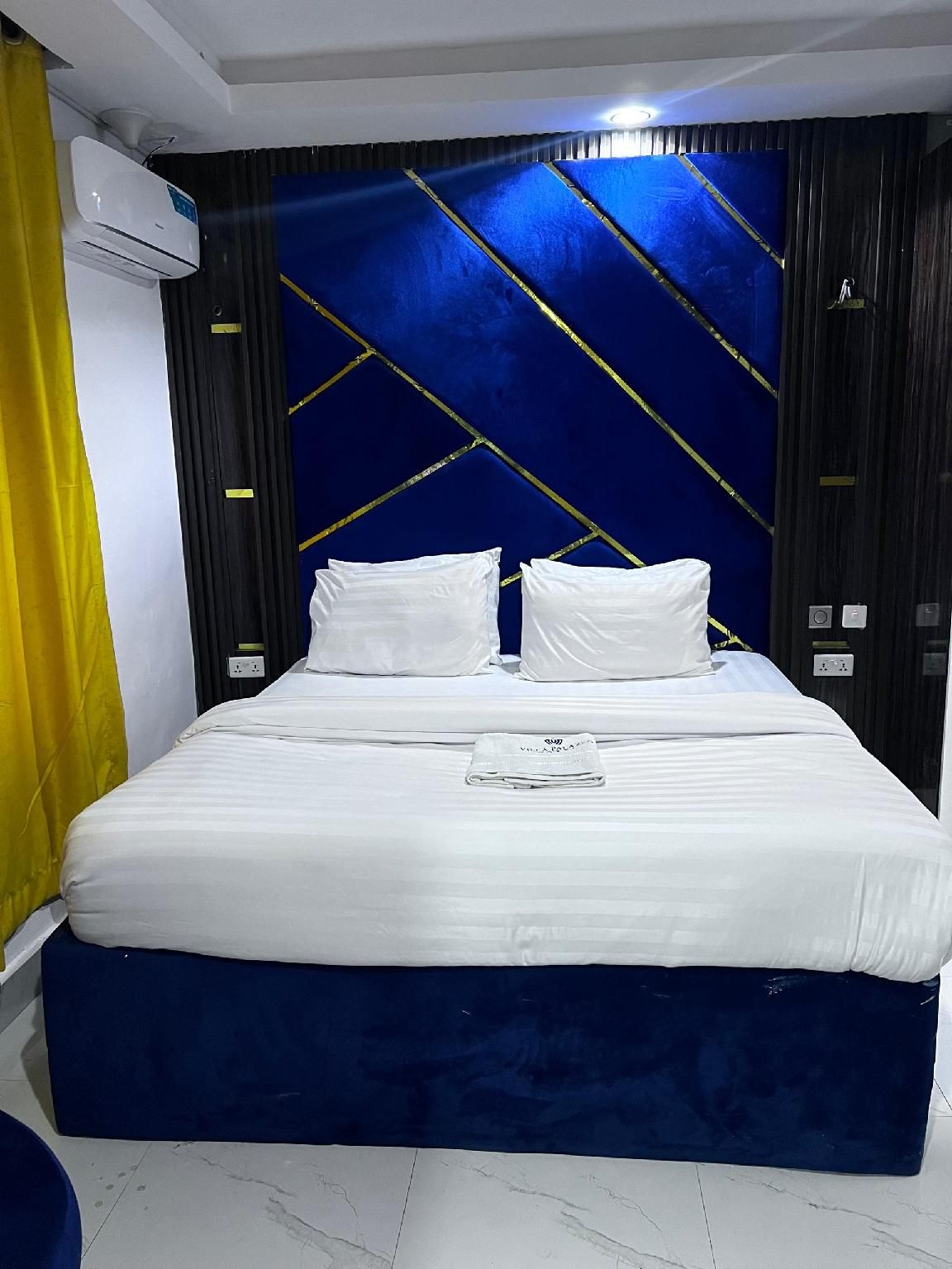 Queen Room