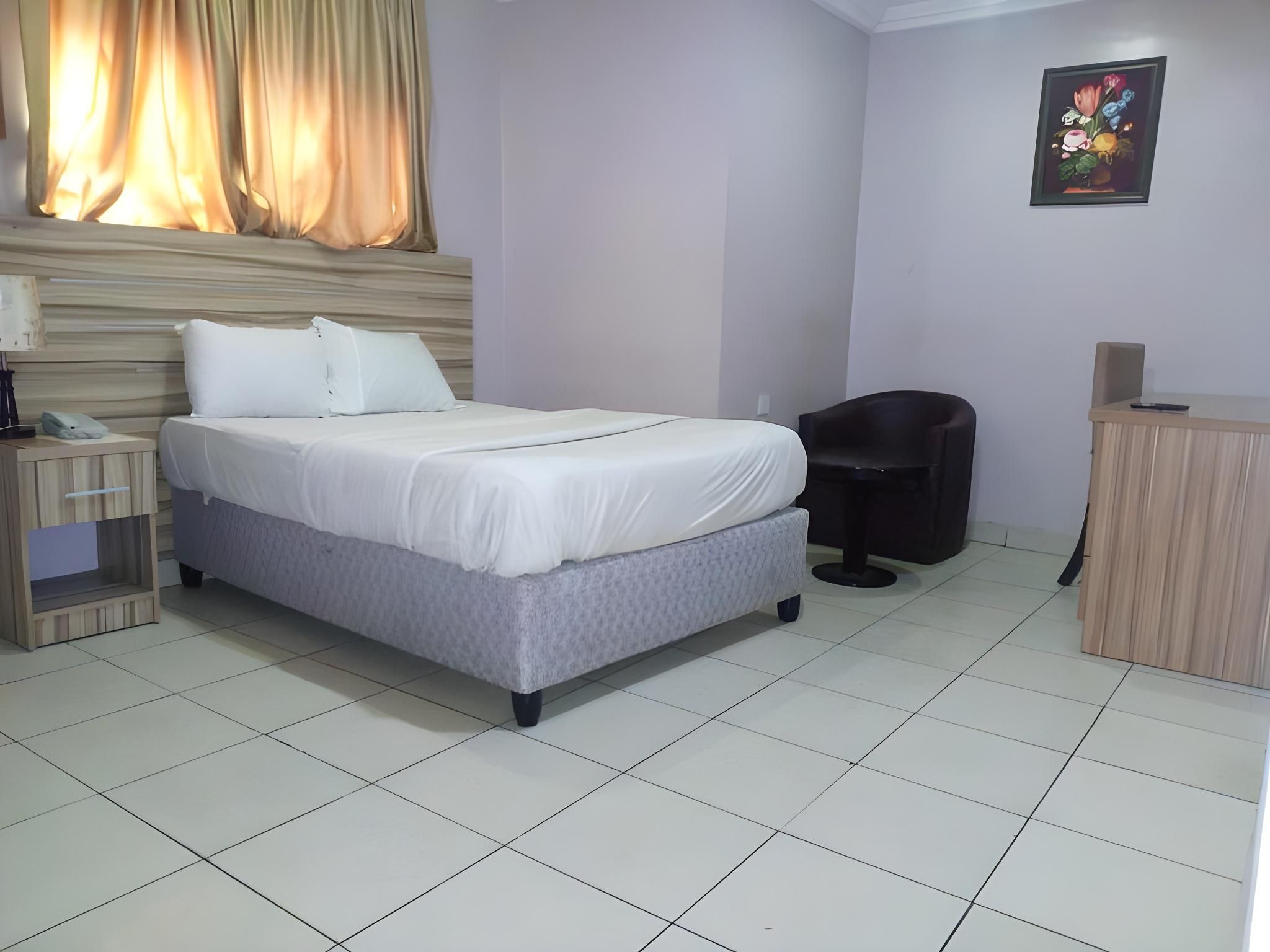 Dublina Suites Standard Room
