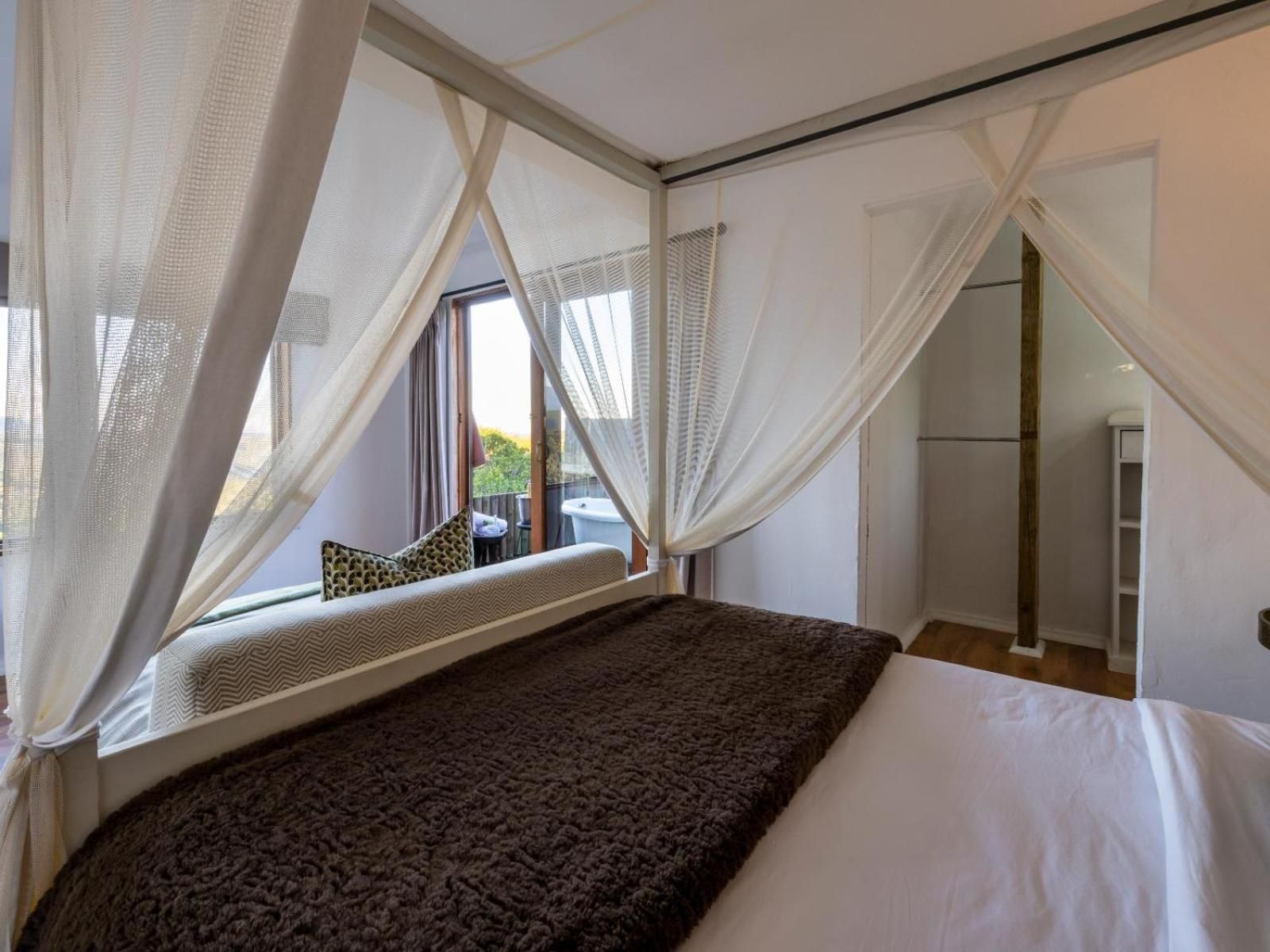 Honeymoon Suite