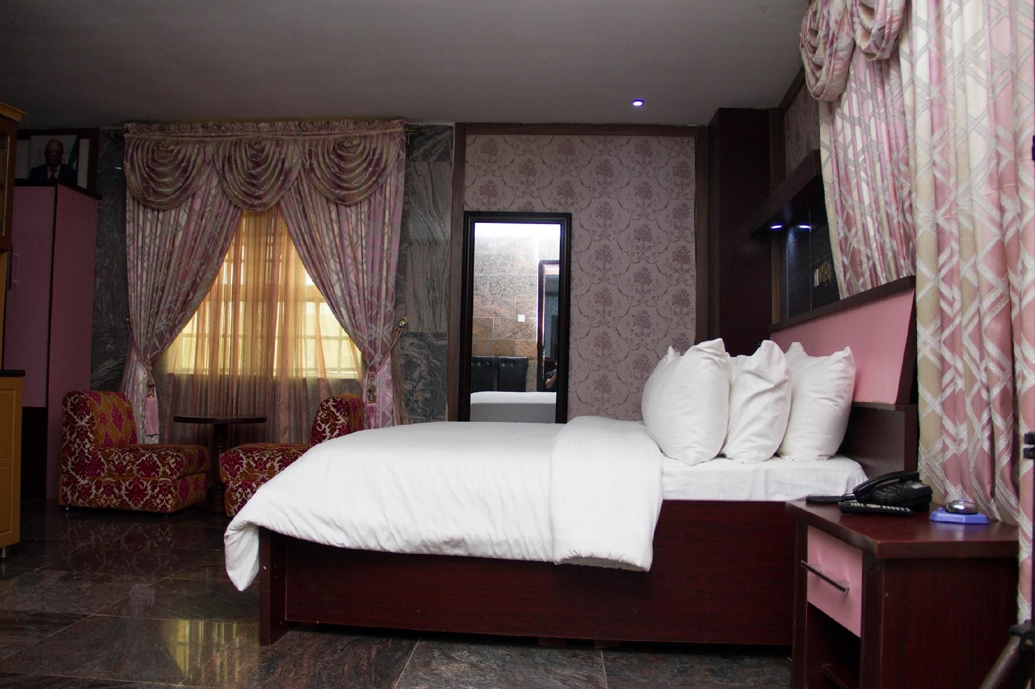 Osborn La-Palm Royal Resort Abakaliki, Deluxe