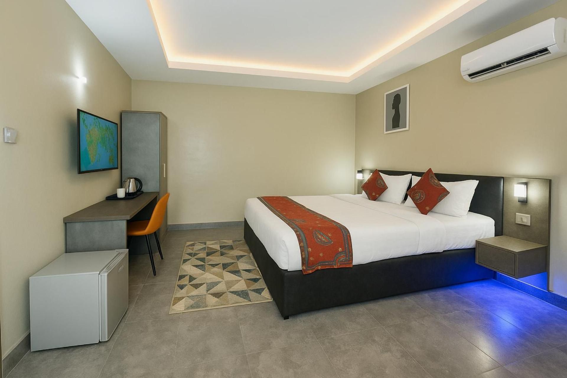 Two-Bedroom Apartment with Balcony