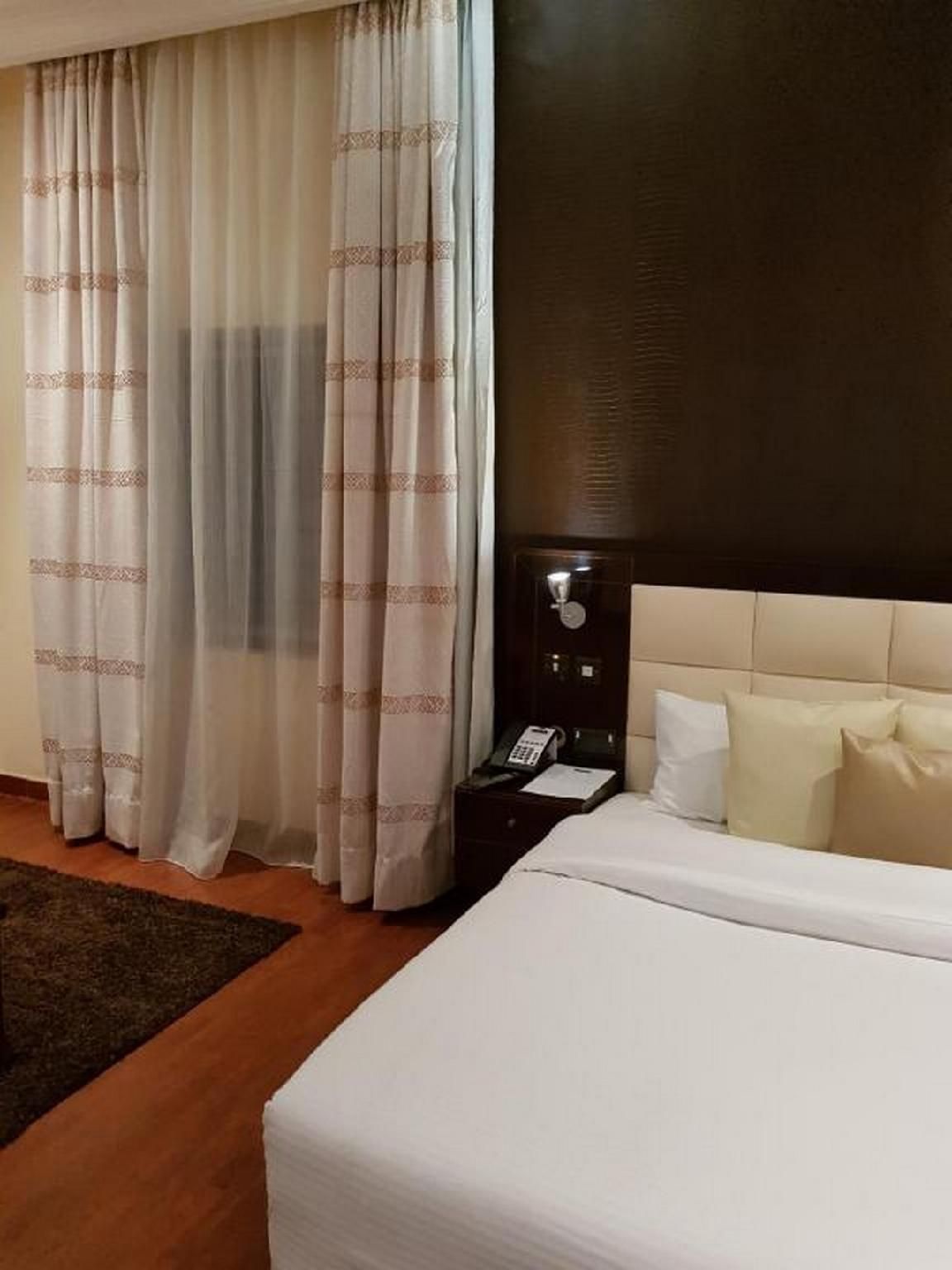 6 Bedroom Apartment