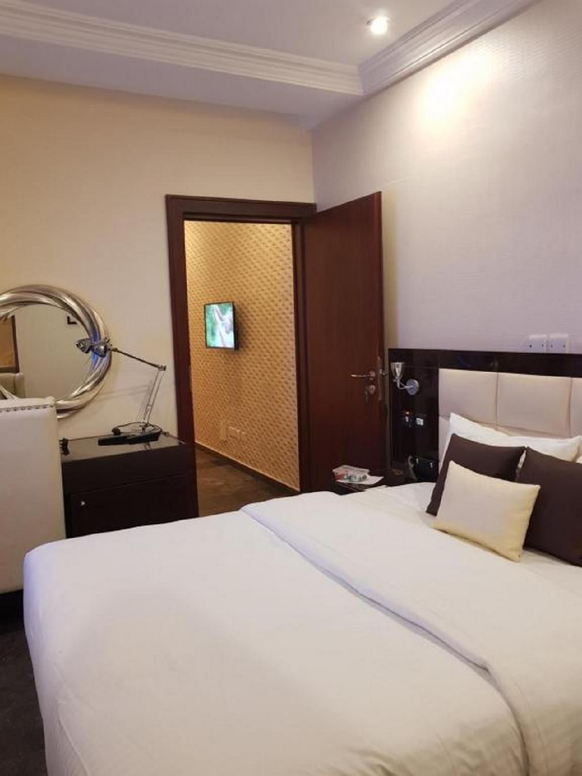 4 Bedroom Apartment