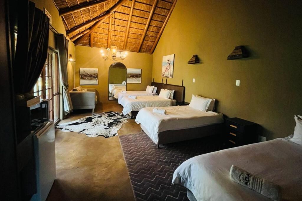 Basic Triple Room with Shared Bathroom