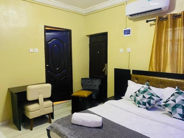 New Heights Castle Hotels Standard Room 2