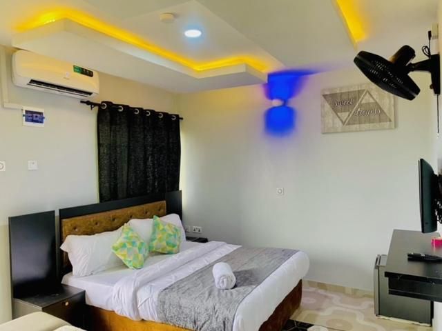 New Heights Castle Hotels Superior Queen Room