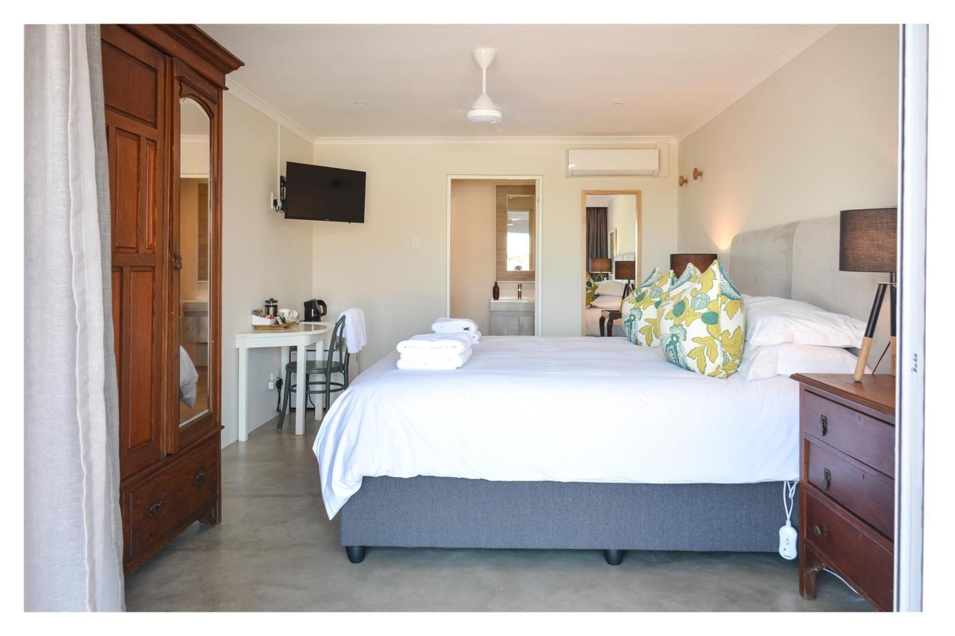 66 On Monzali Deluxe Double or Twin Room