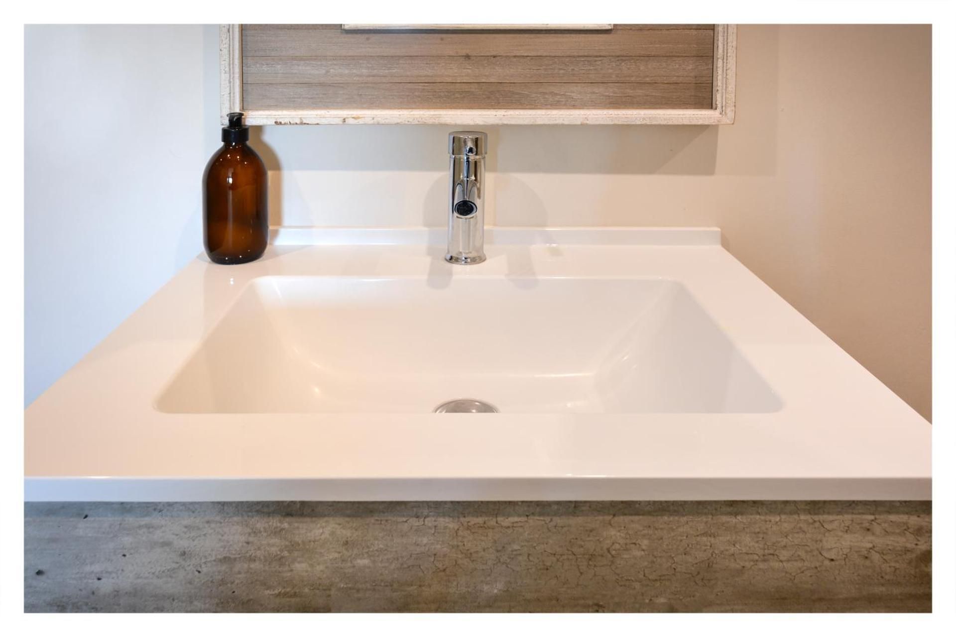 66 On Monzali Deluxe Double or Twin Room 3