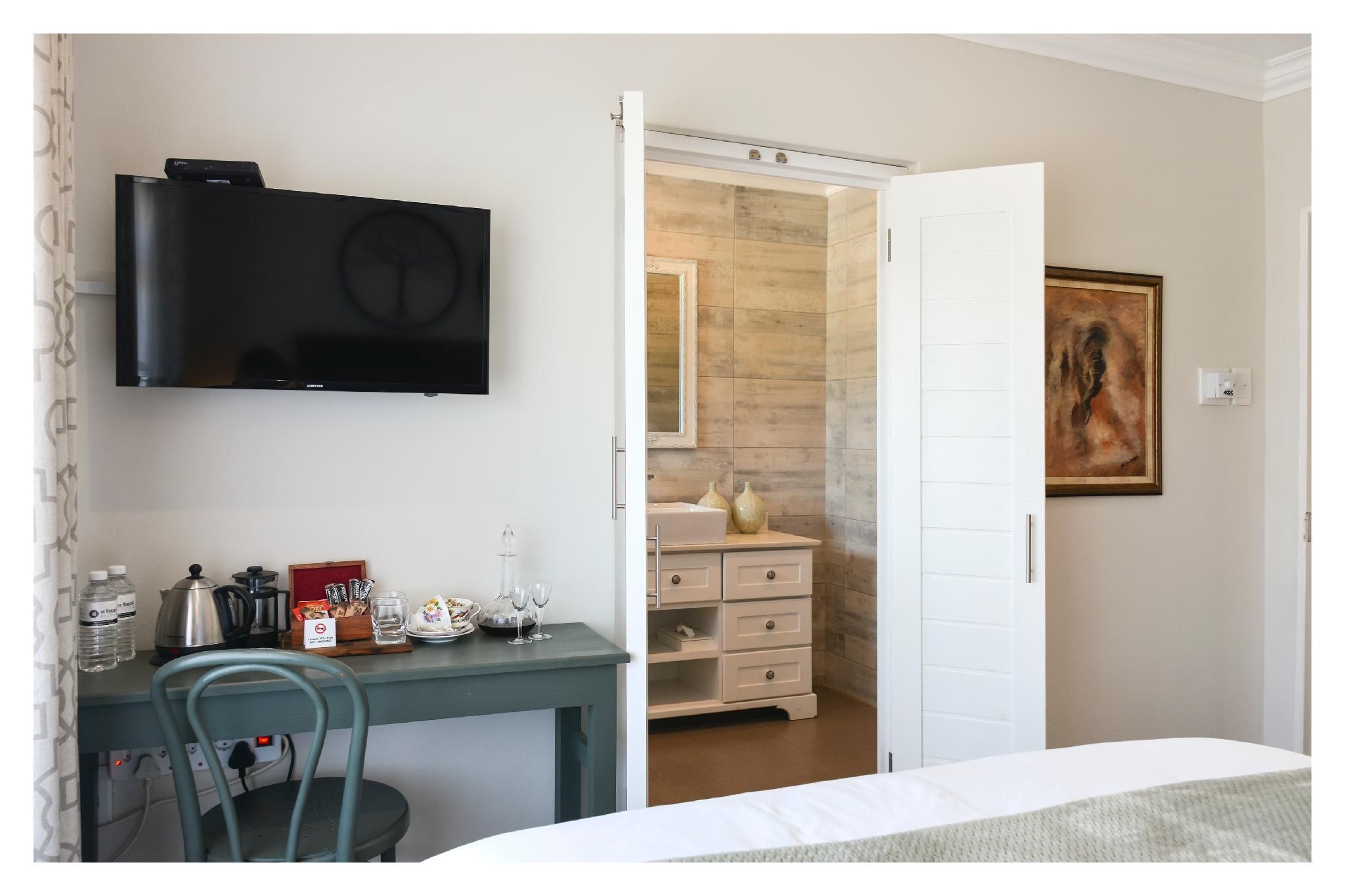 66 On Monzali Africa Suite 3