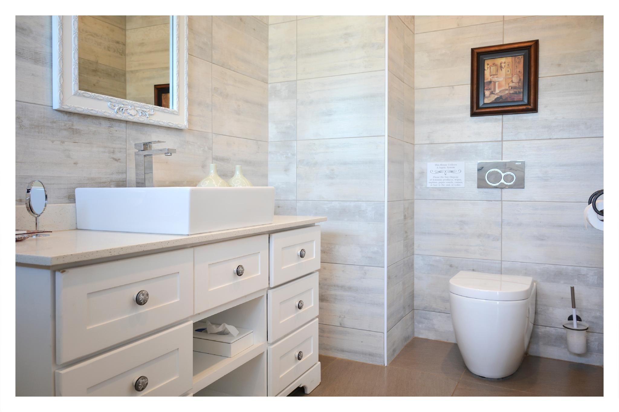 66 On Monzali Africa Suite 2